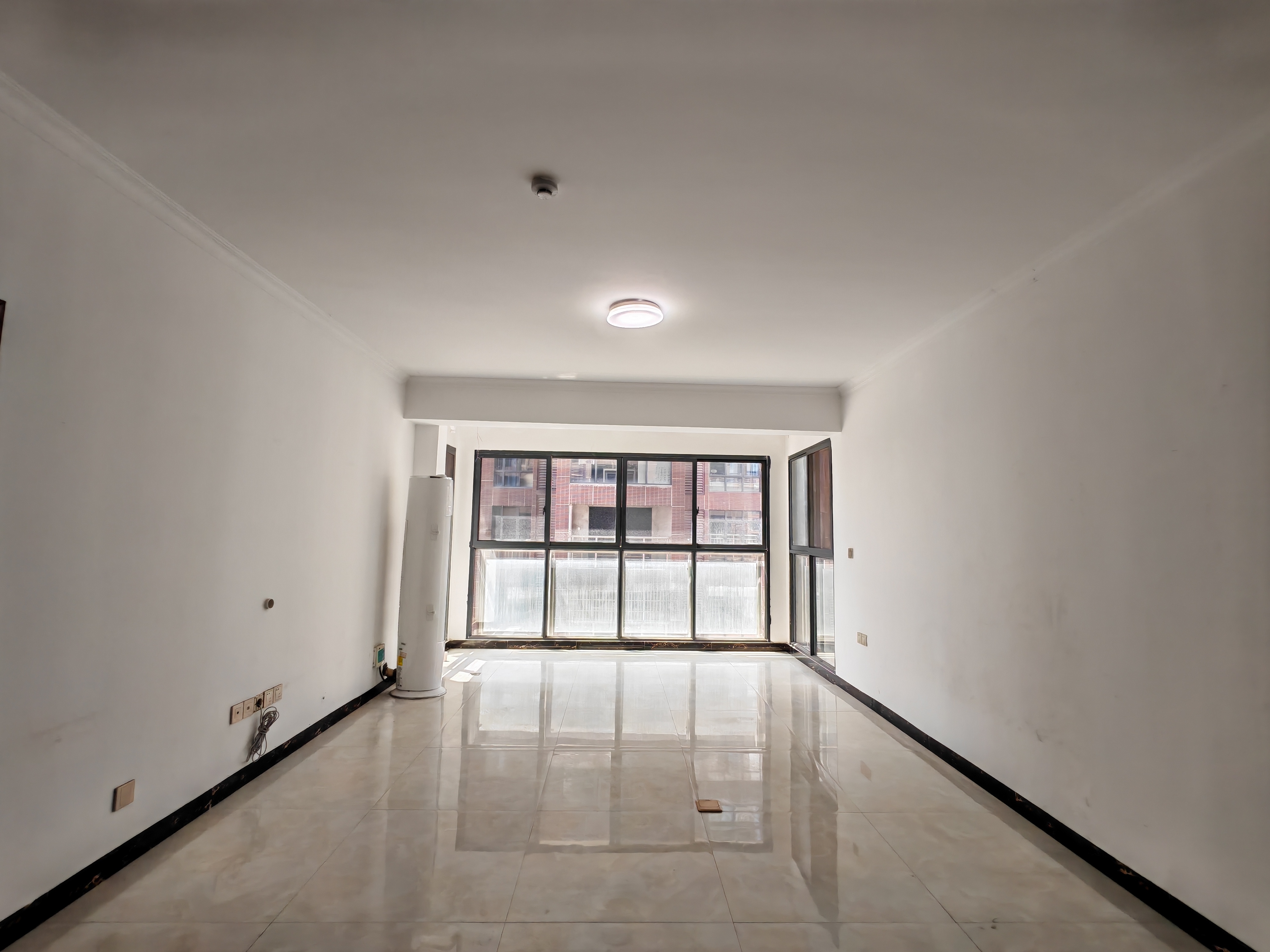 南门口安置小区一期 3室2厅1卫 2100.0元/月 南门口安置小区一期 3室2厅1卫 2100.0元/月室内图