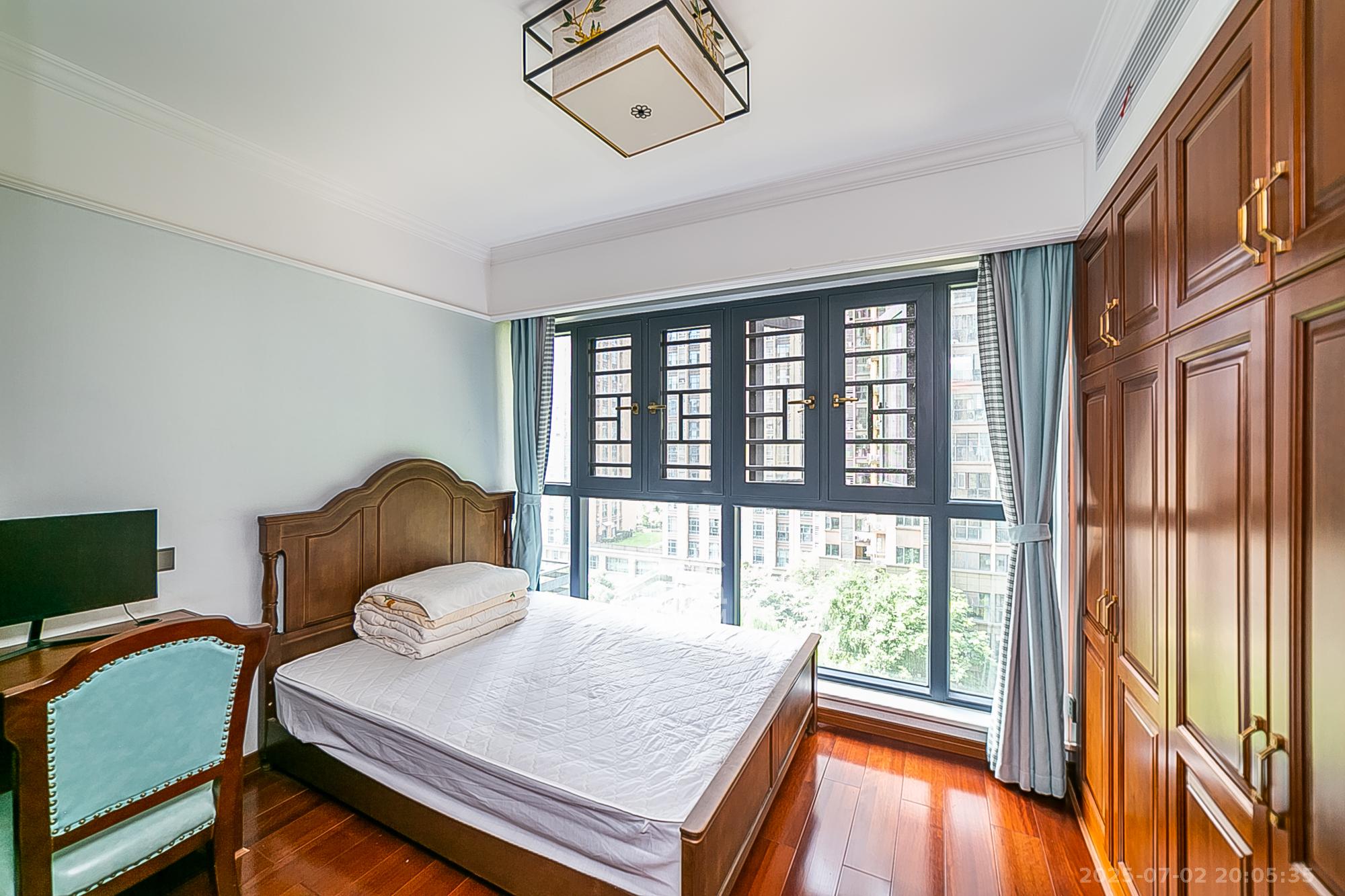 荣盛花语书苑 3室2厅2卫 138.0万 荣盛花语书苑 3室2厅2卫 138.0万卧室