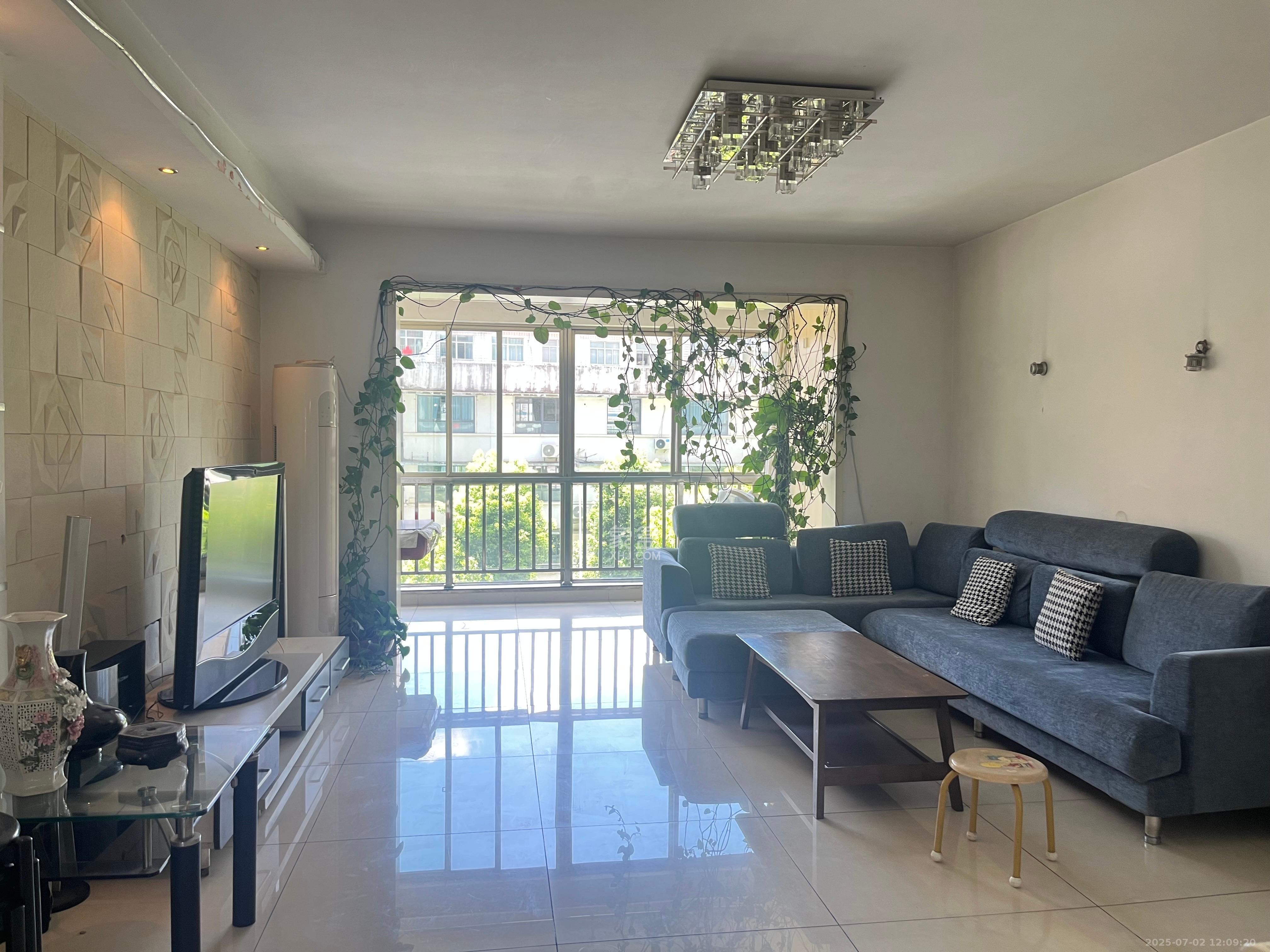 中天枫景园  4室2厅2卫    5900.0元/月 中天枫景园  4室2厅2卫    5900.0元/月