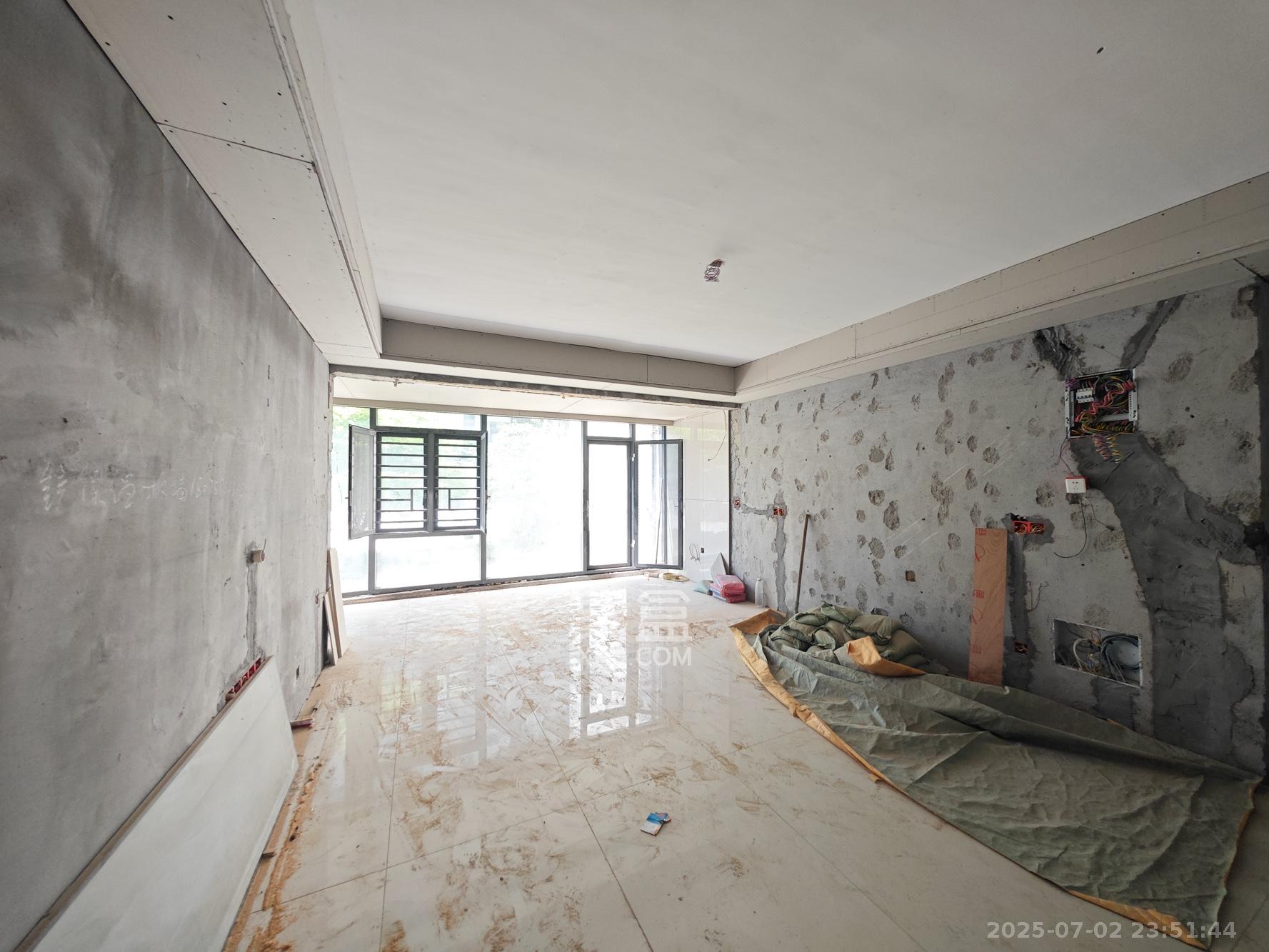 长房岭秀时代 4室2厅2卫 139.8万 长房岭秀时代 4室2厅2卫 139.8万卧室