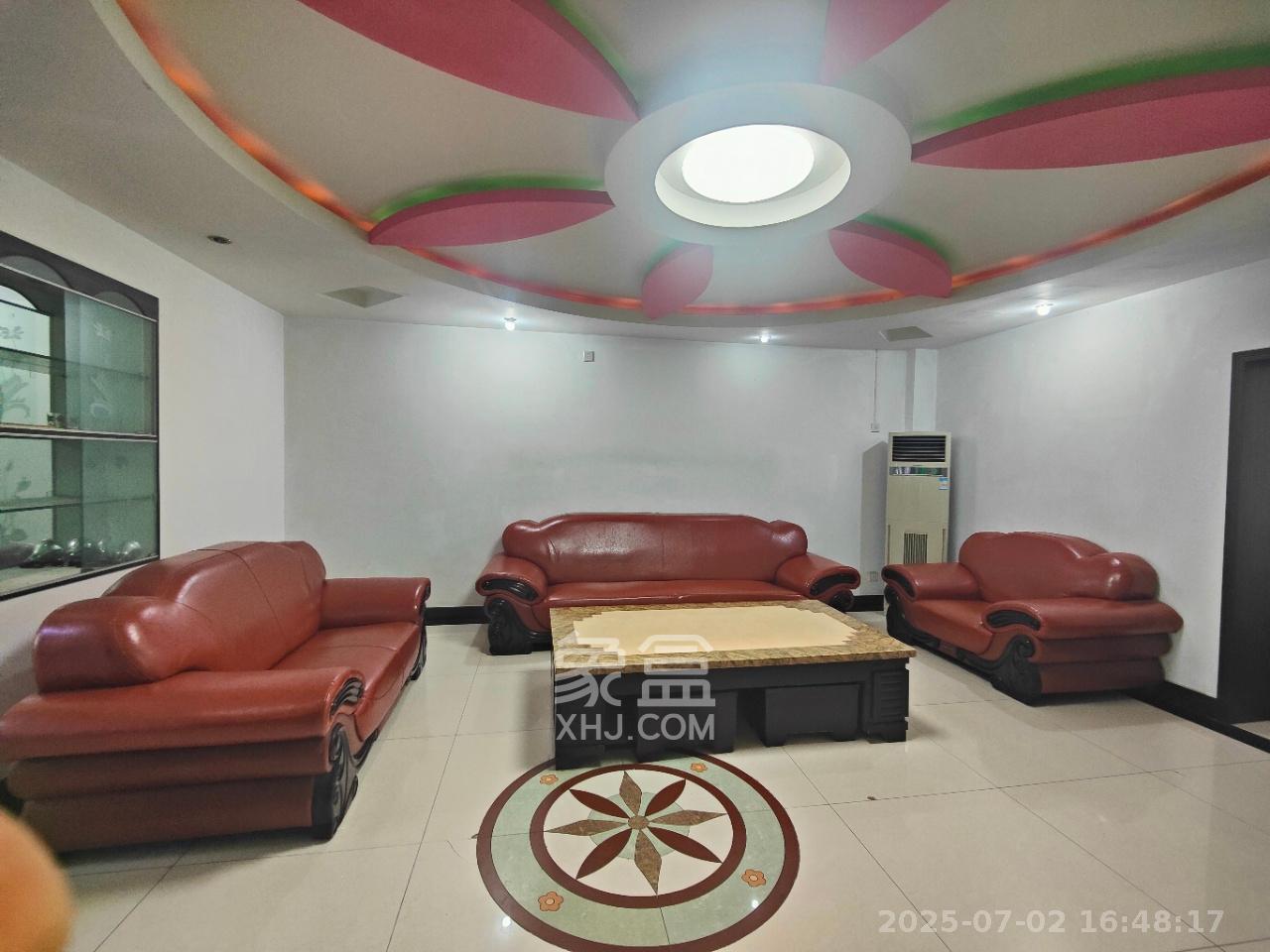 星沙一区  3室2厅2卫    1500.0元/月 星沙一区  3室2厅2卫    1500.0元/月室内图