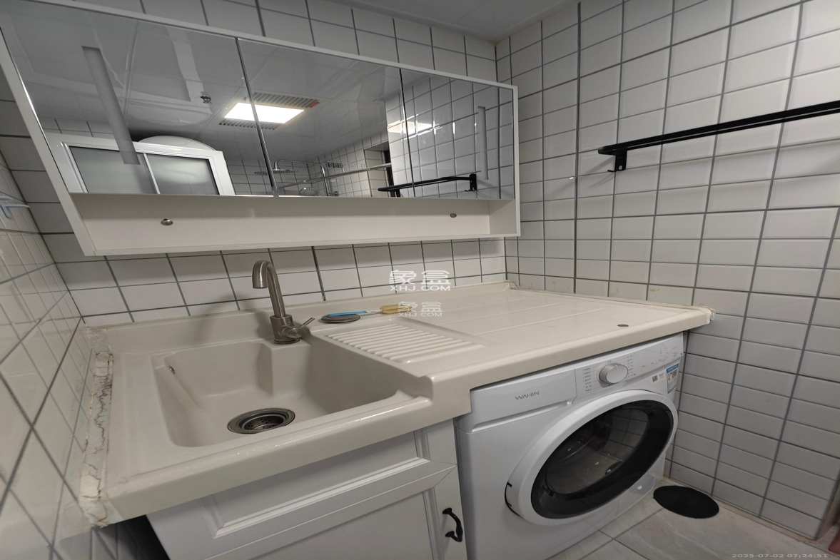 奥园城市天骄一期  1室1厅1卫    1800.0元/月 奥园城市天骄一期  1室1厅1卫    1800.0元/月室内图