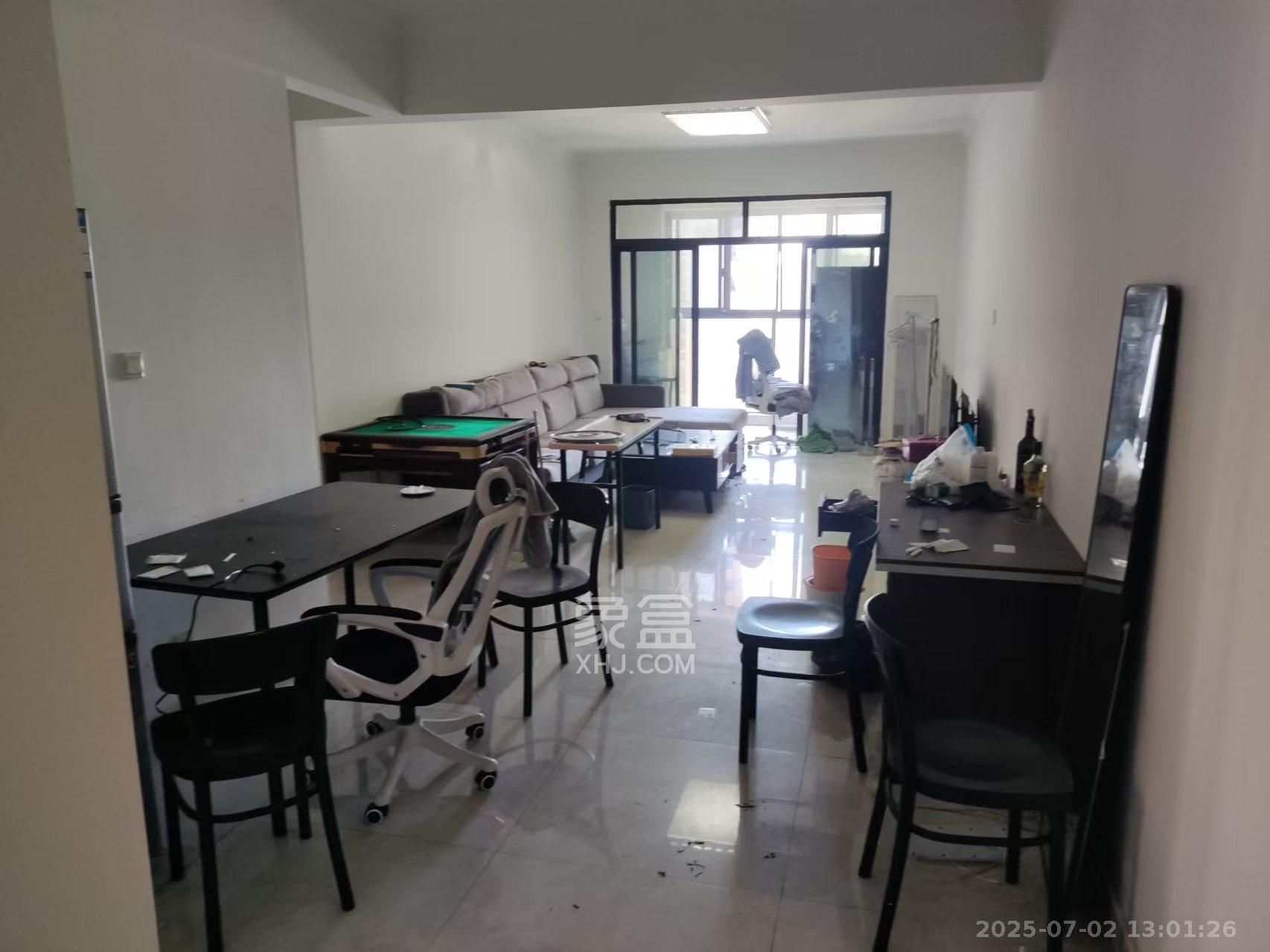 天元涉外景园B区 3室2厅2卫 2200.0元/月 天元涉外景园B区 3室2厅2卫 2200.0元/月室内图