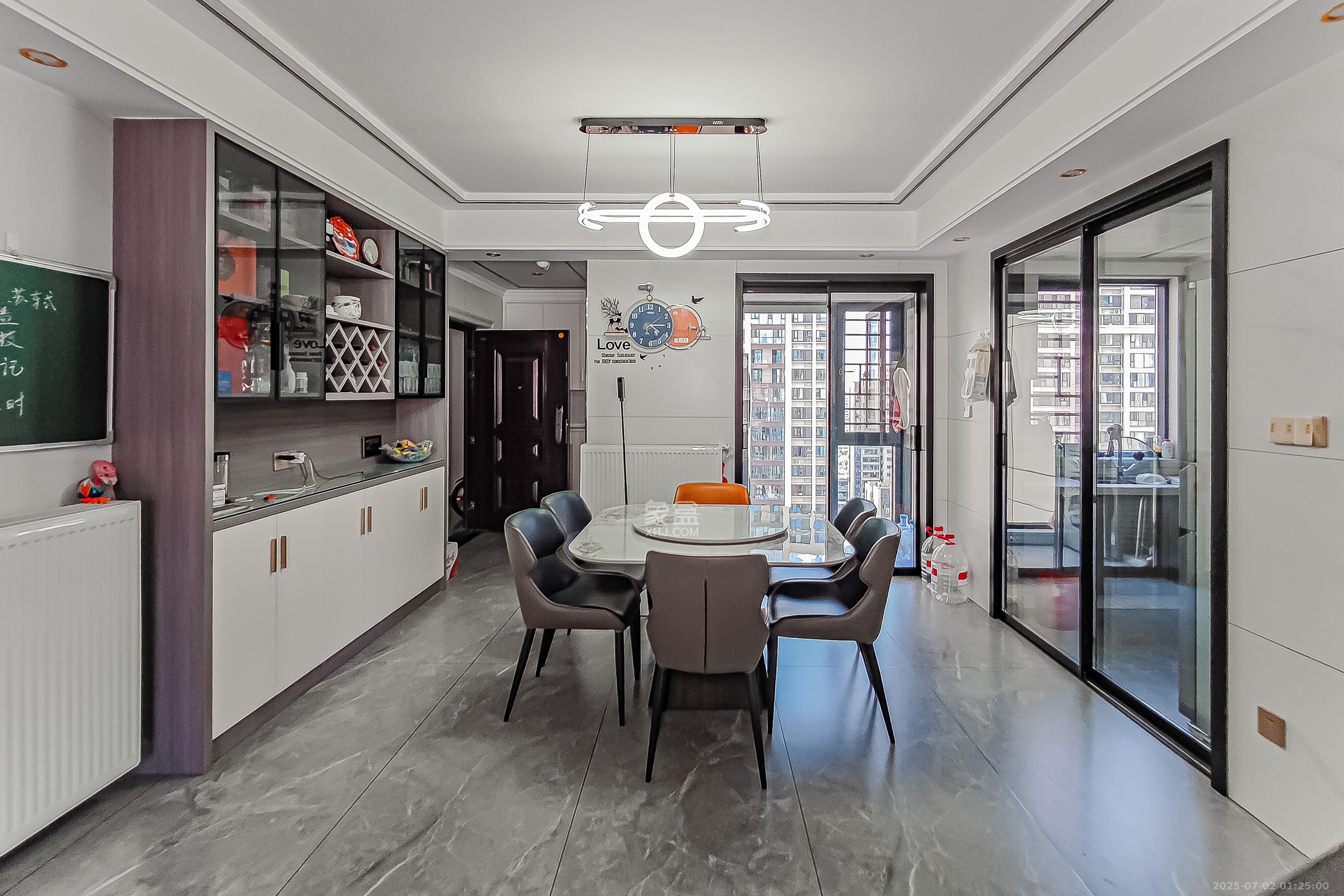 旭辉美的东樾城 4室2厅2卫 139.8万 旭辉美的东樾城 4室2厅2卫 139.8万客厅