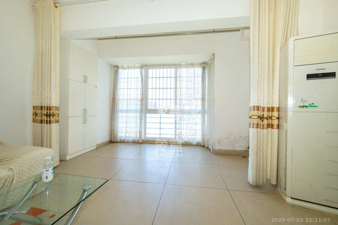 楚天馨苑 1室0厅0卫 68.8万 楚天馨苑 1室0厅0卫 68.8万阳台