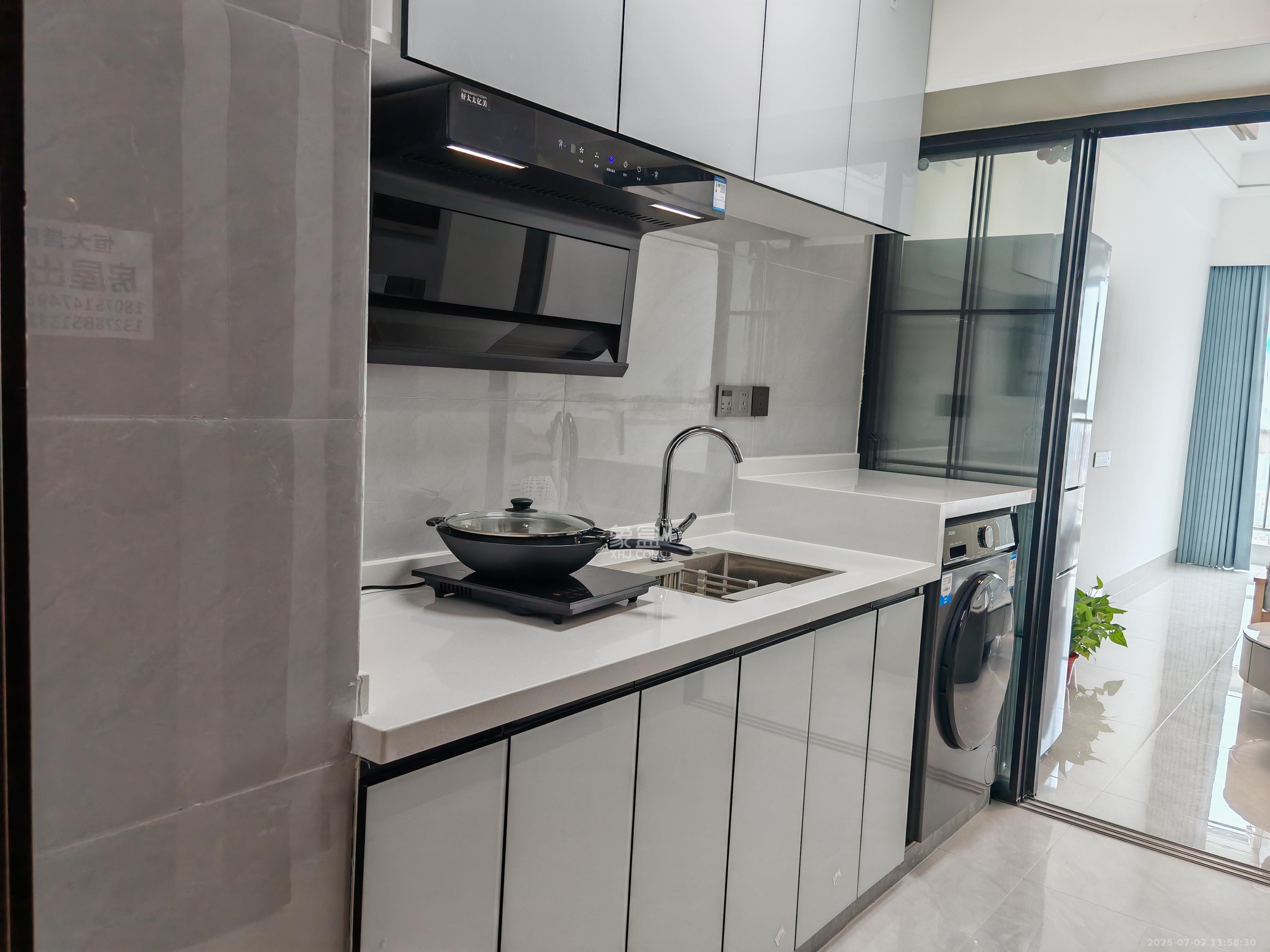 恒大誉府(融誉商业中心)  1室1厅1卫    2000.0元/月 恒大誉府(融誉商业中心)  1室1厅1卫    2000.0元/月室内图