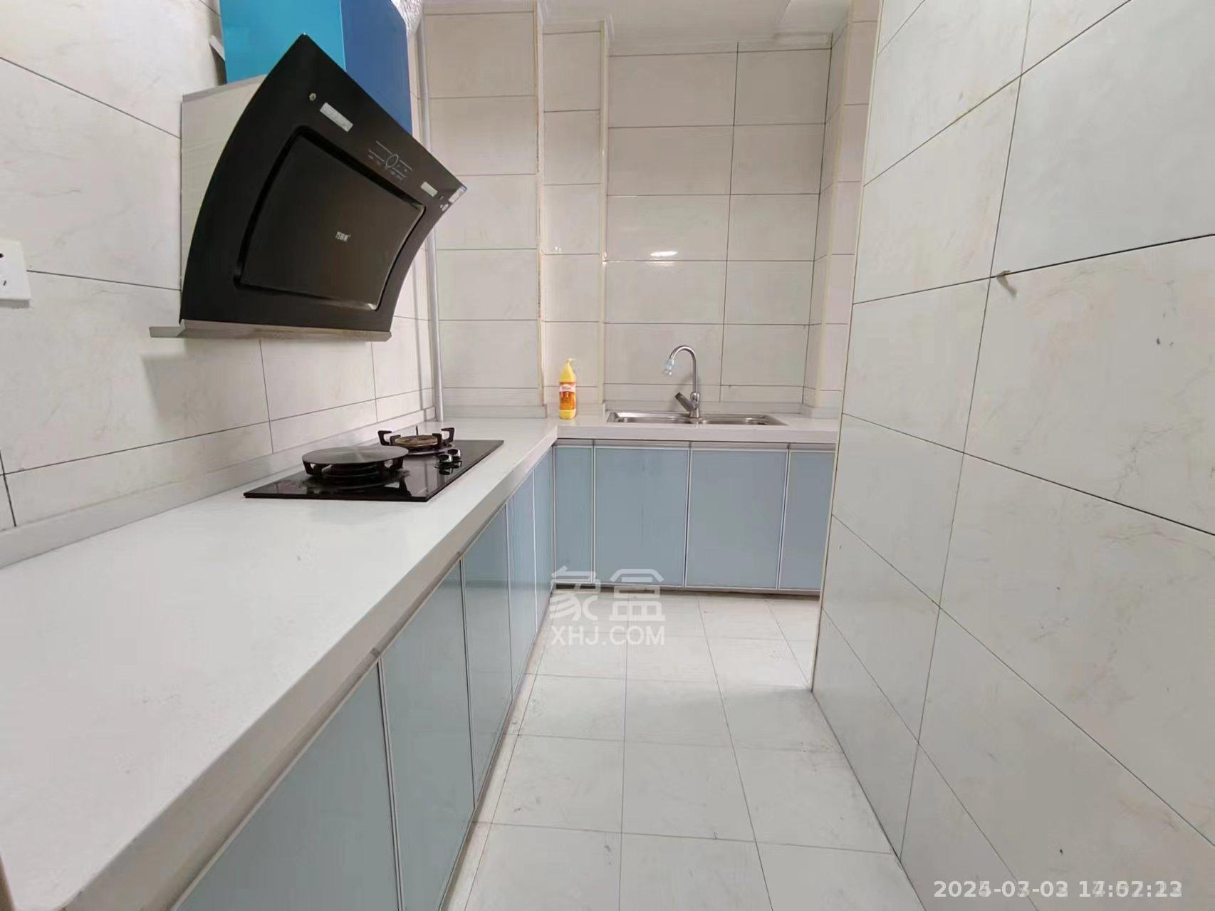 湖景名城  3室2厅1卫    1800.0元/月 湖景名城  3室2厅1卫    1800.0元/月室内图