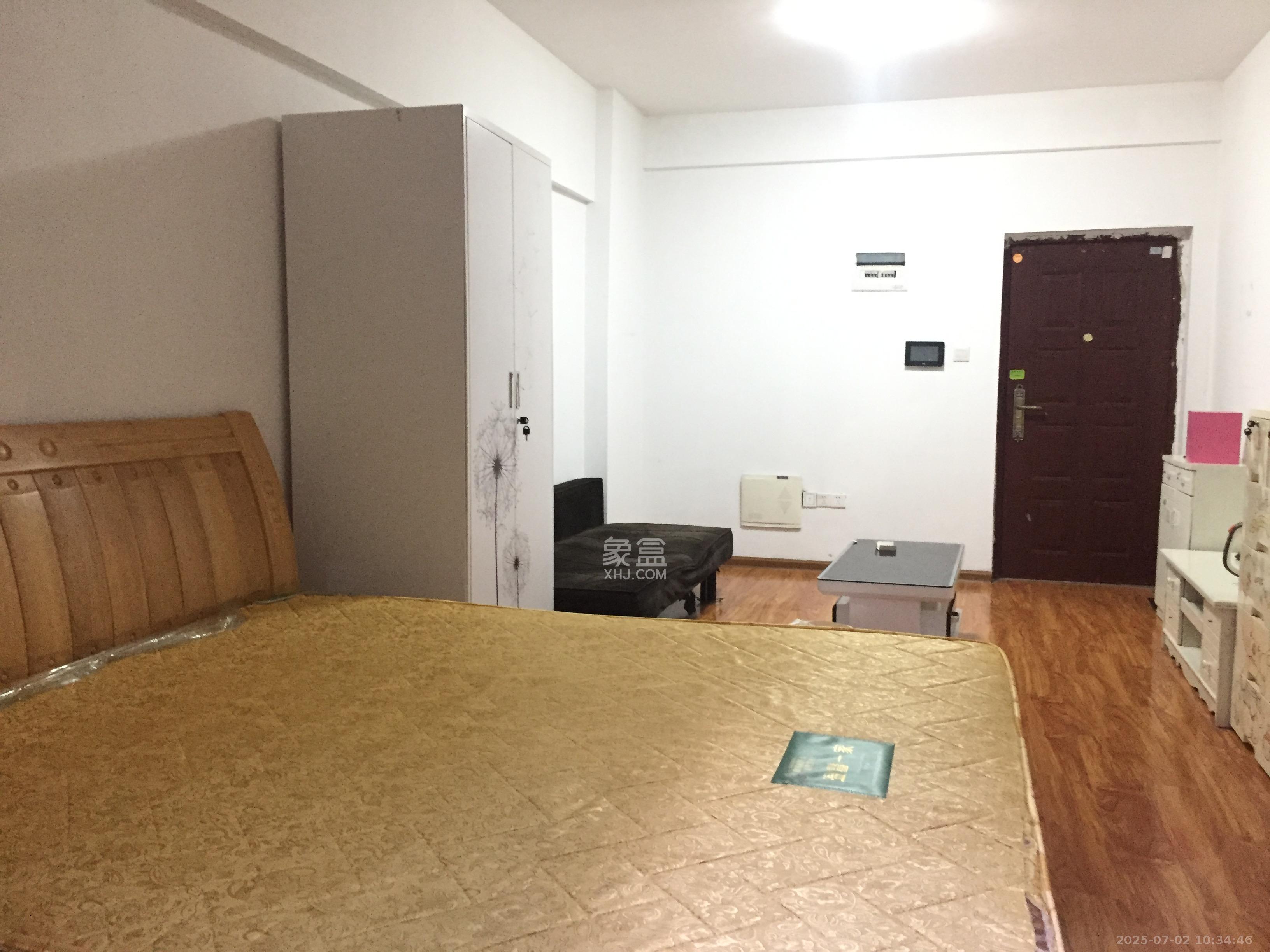 绿地公馆（绿地名邸）  1室1厅1卫   1500.00元/月室内图