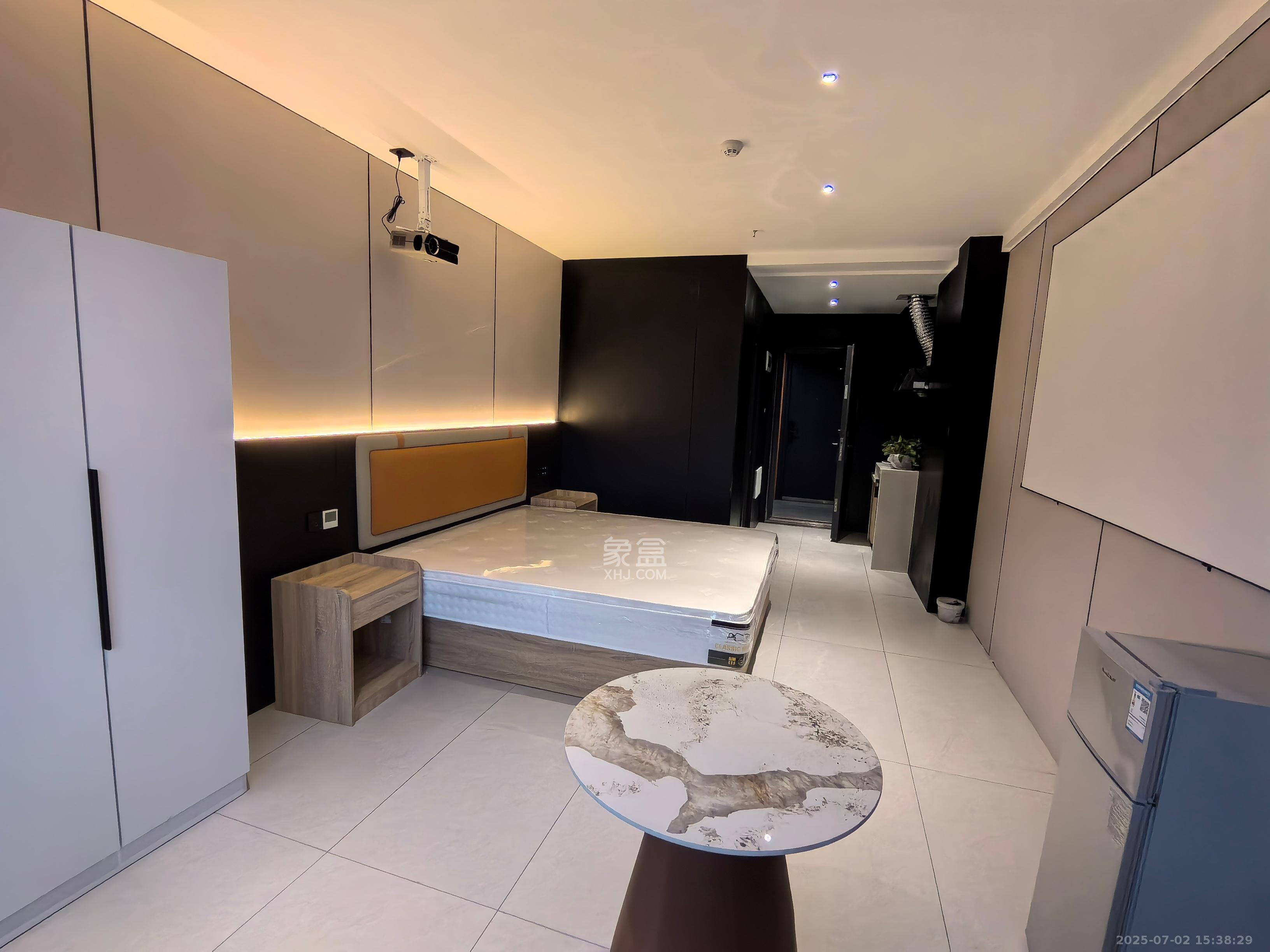 臻园  1室1厅1卫    1800.0元/月 臻园  1室1厅1卫    1800.0元/月室内图