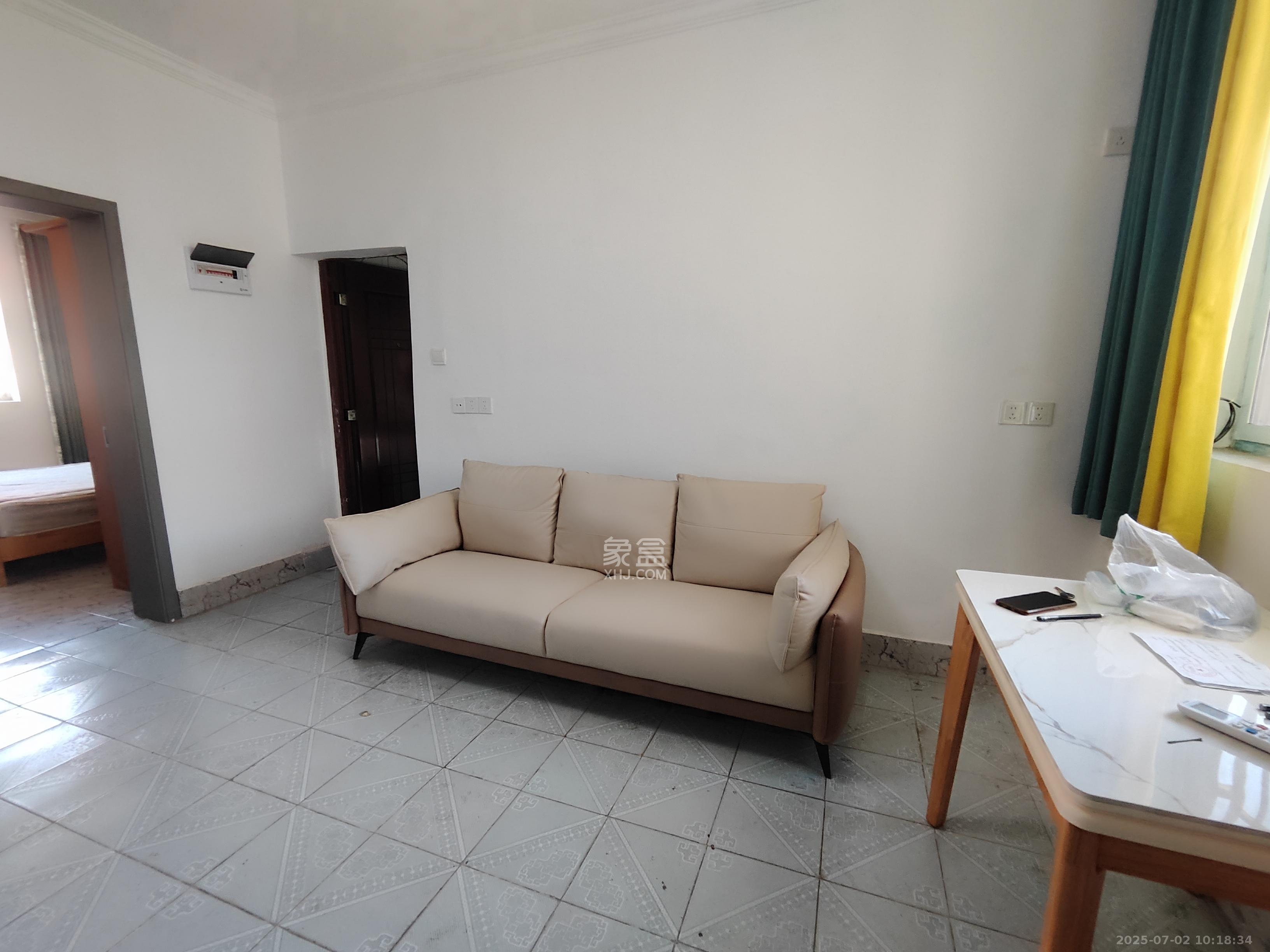 物贸小区 3室2厅1卫 2300.0元/月 物贸小区 3室2厅1卫 2300.0元/月室内图