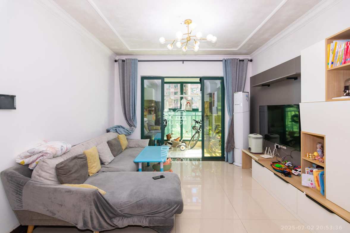 富基世纪公园  3室2厅1卫    53.8万 富基世纪公园  3室2厅1卫    53.8万客厅