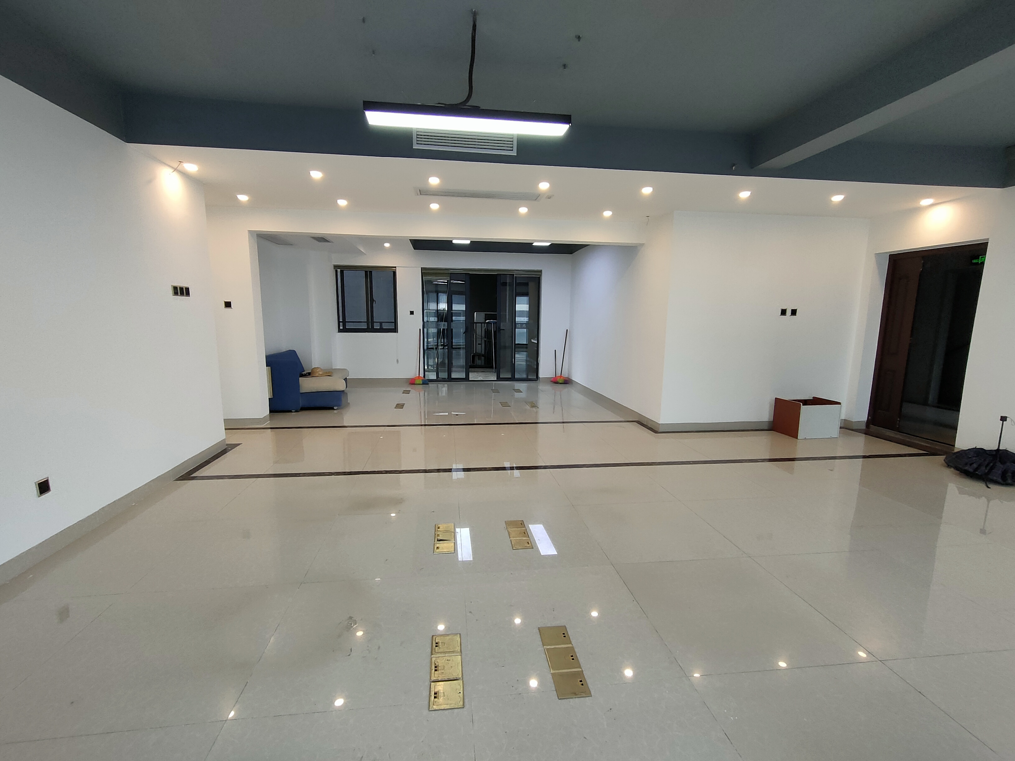 滨海幸福里 4室2厅2卫 4500.0元/月 滨海幸福里 4室2厅2卫 4500.0元/月室内图