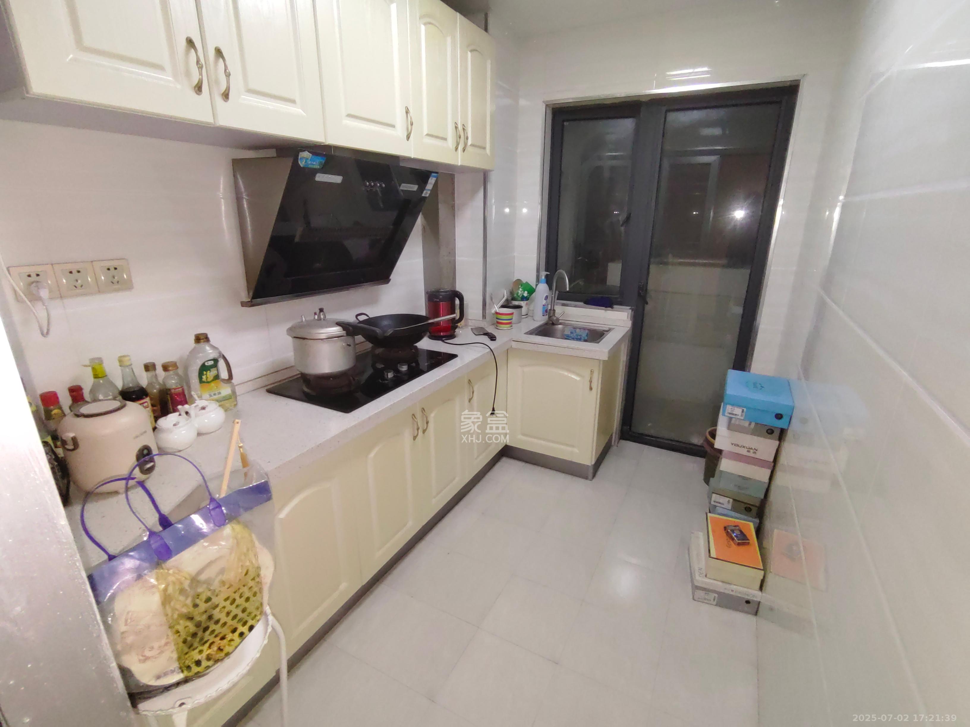 世纪桃花苑 3室2厅1卫 2000.0元/月 世纪桃花苑 3室2厅1卫 2000.0元/月室内图