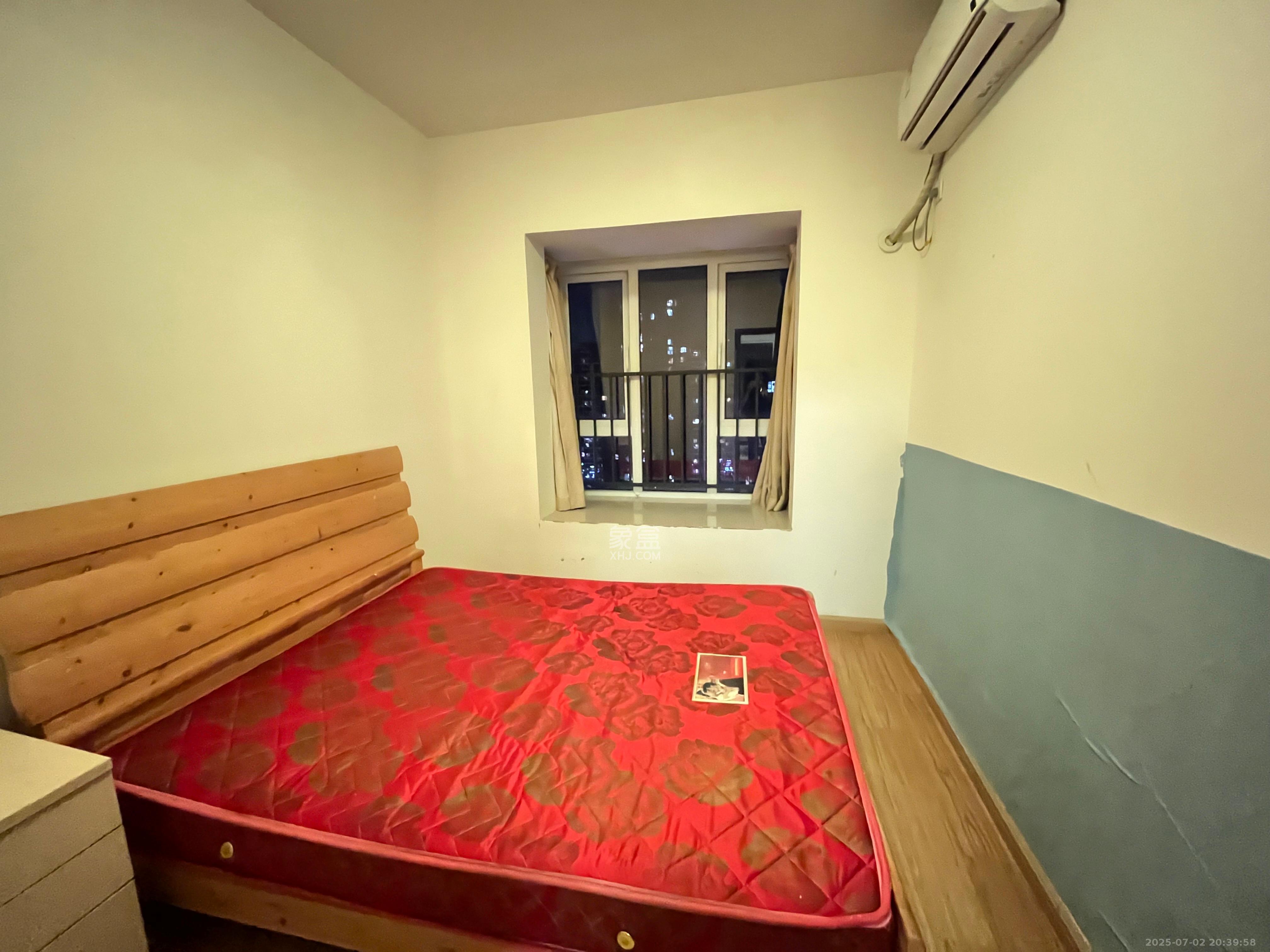 荣盛花语城 4室2厅2卫 2000.0元/月 荣盛花语城 4室2厅2卫 2000.0元/月室内图