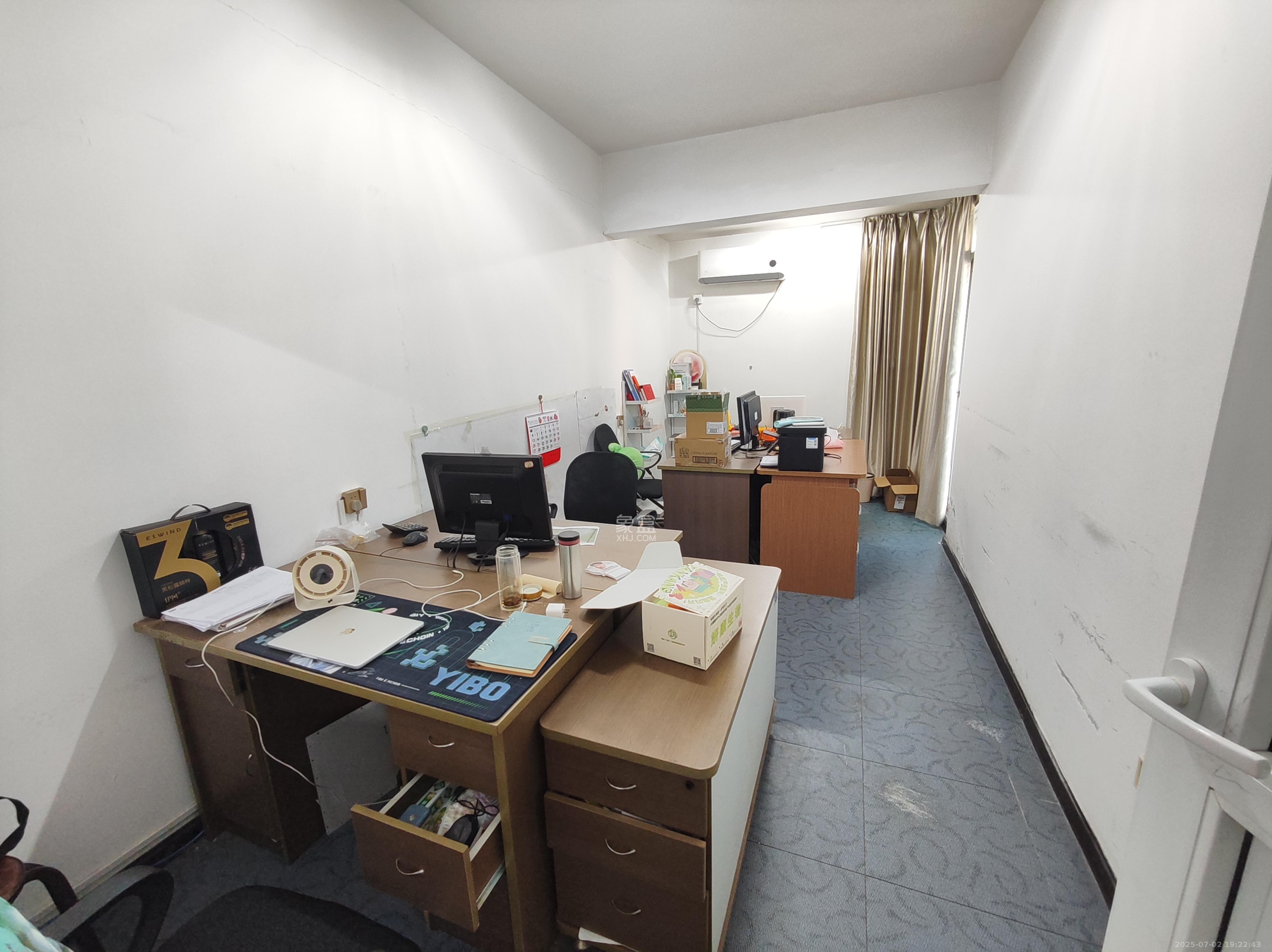 上河国际C区  4室2厅2卫   3200.00元/月室内图