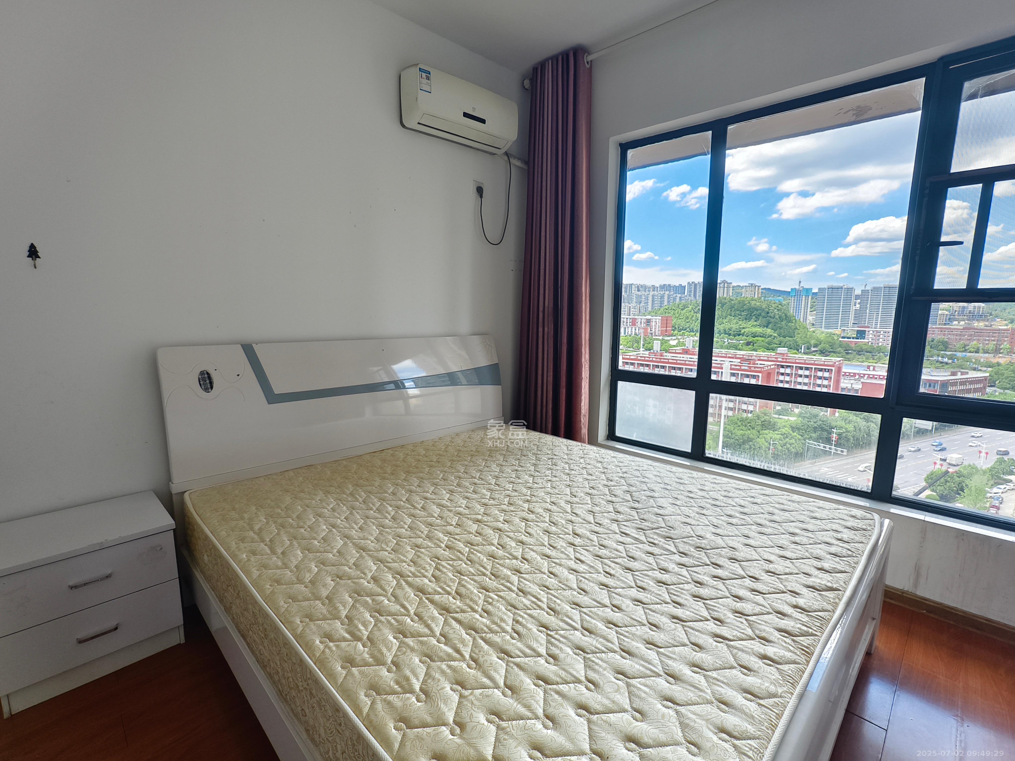 邦盛水岸御园 4室2厅2卫 2200.0元/月 邦盛水岸御园 4室2厅2卫 2200.0元/月室内图