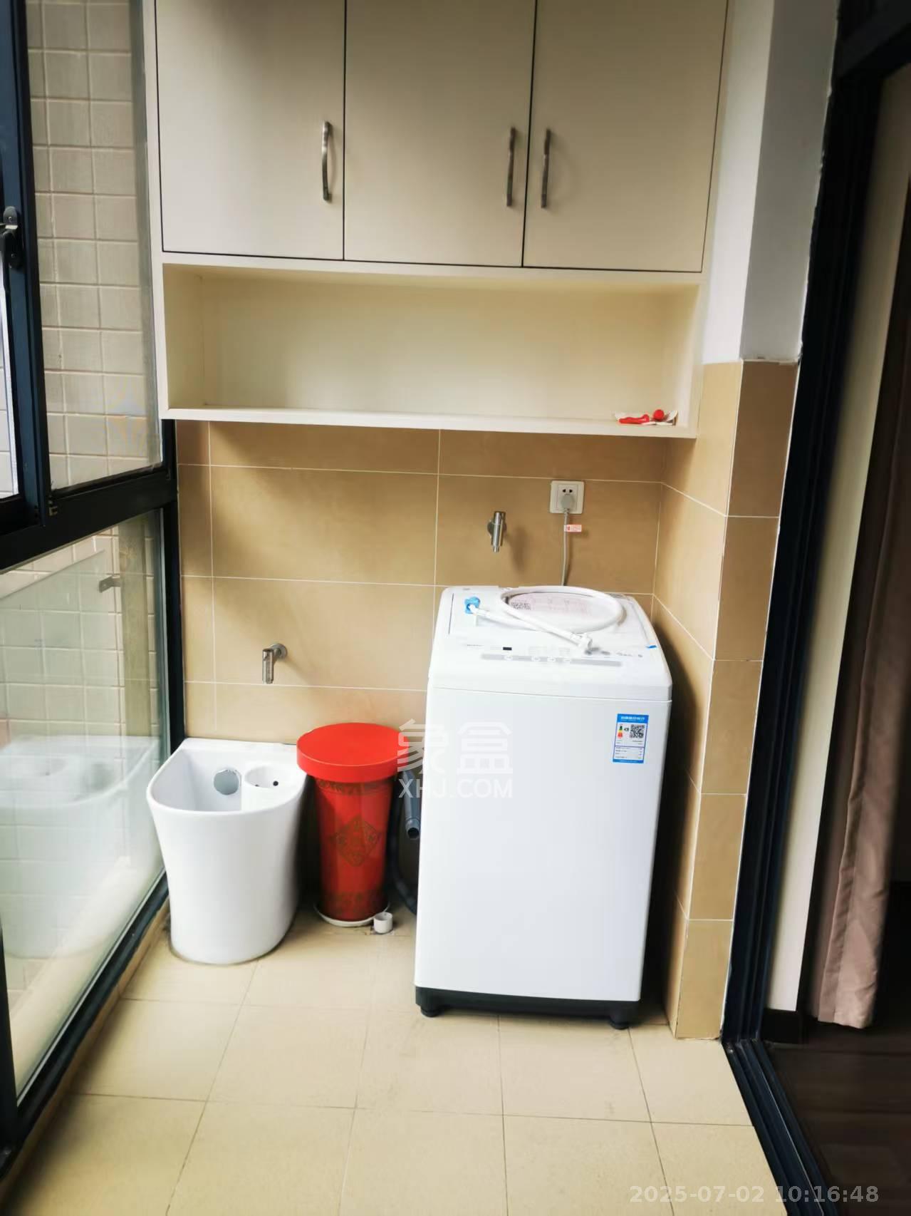湘江世纪城融江苑  3室2厅2卫   2800.00元/月室内图
