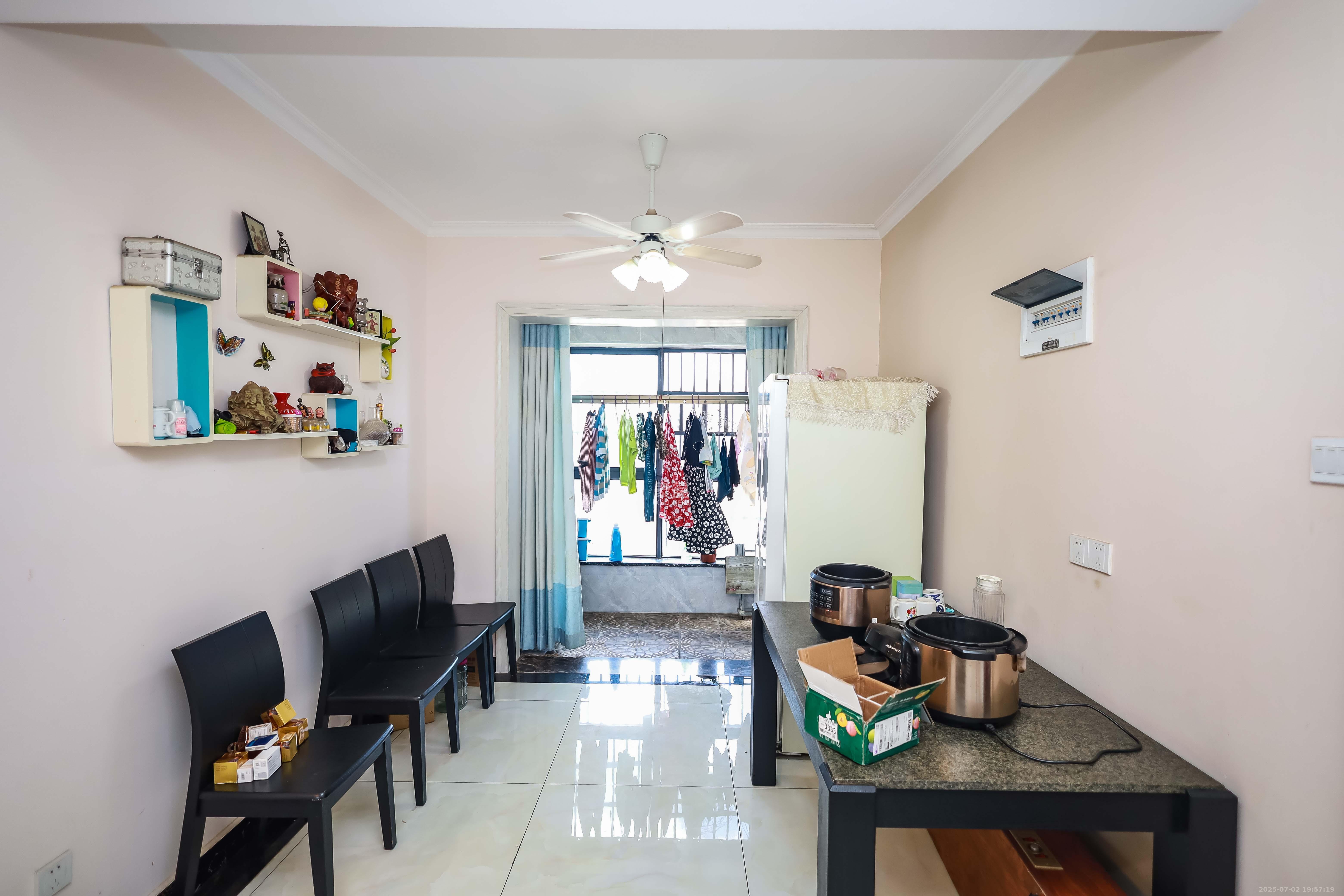 天麓尚层 3室2厅2卫 82.0万 天麓尚层 3室2厅2卫 82.0万客厅