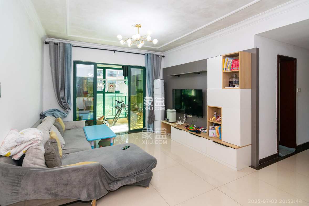 富基世纪公园  3室2厅1卫    53.8万 富基世纪公园  3室2厅1卫    53.8万客厅