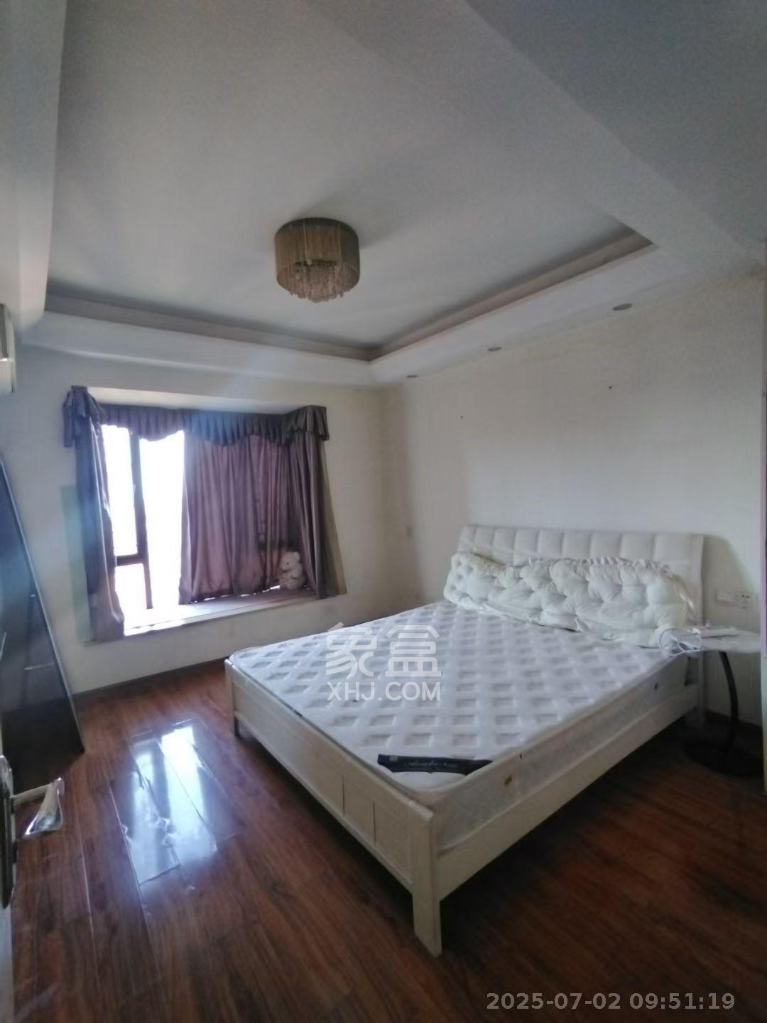 蓝山郡 3室2厅1卫 2000.0元/月 蓝山郡 3室2厅1卫 2000.0元/月室内图