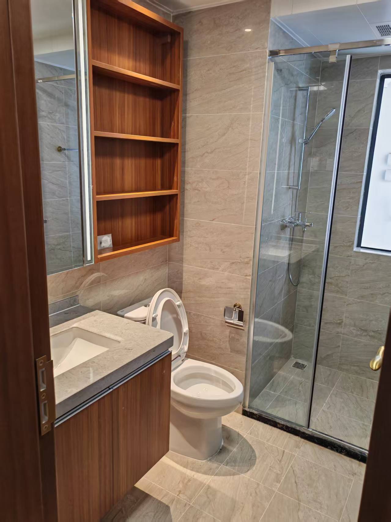 恒大美丽沙天韵湾 3室2厅1卫 3500.0元/月 恒大美丽沙天韵湾 3室2厅1卫 3500.0元/月室内图