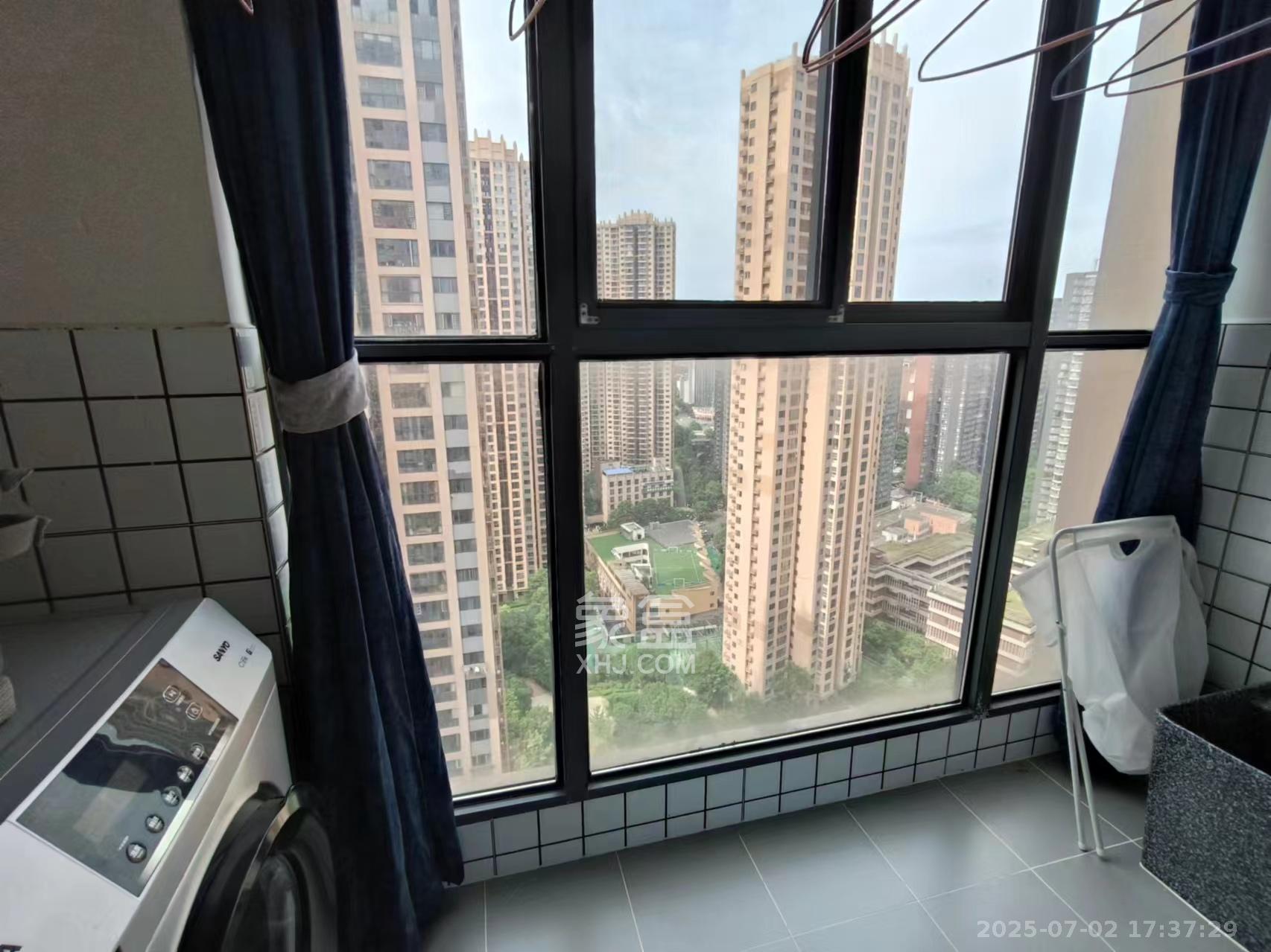 北辰三角洲E6区  3室2厅2卫   4300.00元/月室内图