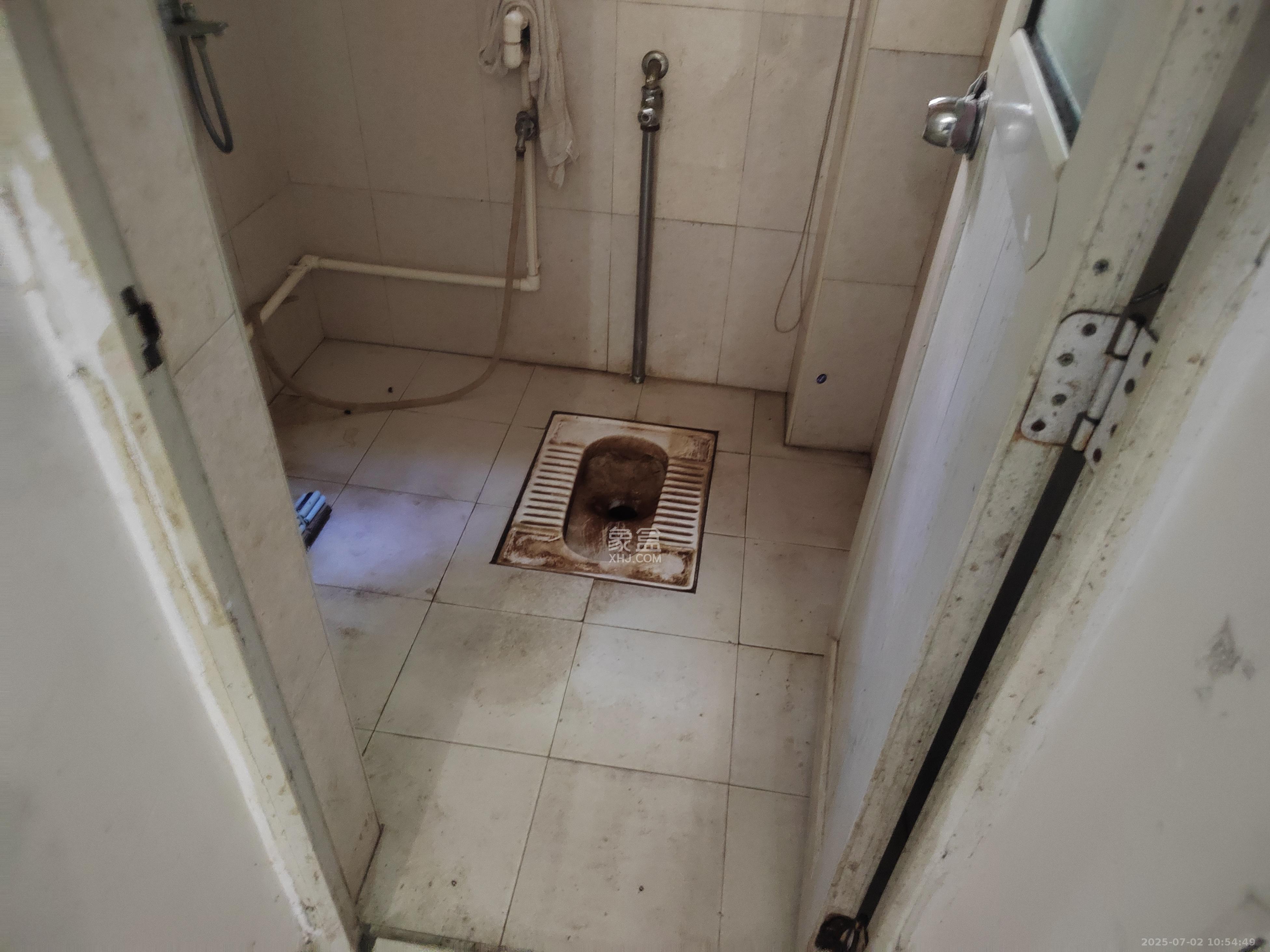 鄱阳小区  2室2厅2卫    1200.0元/月 鄱阳小区  2室2厅2卫    1200.0元/月室内图