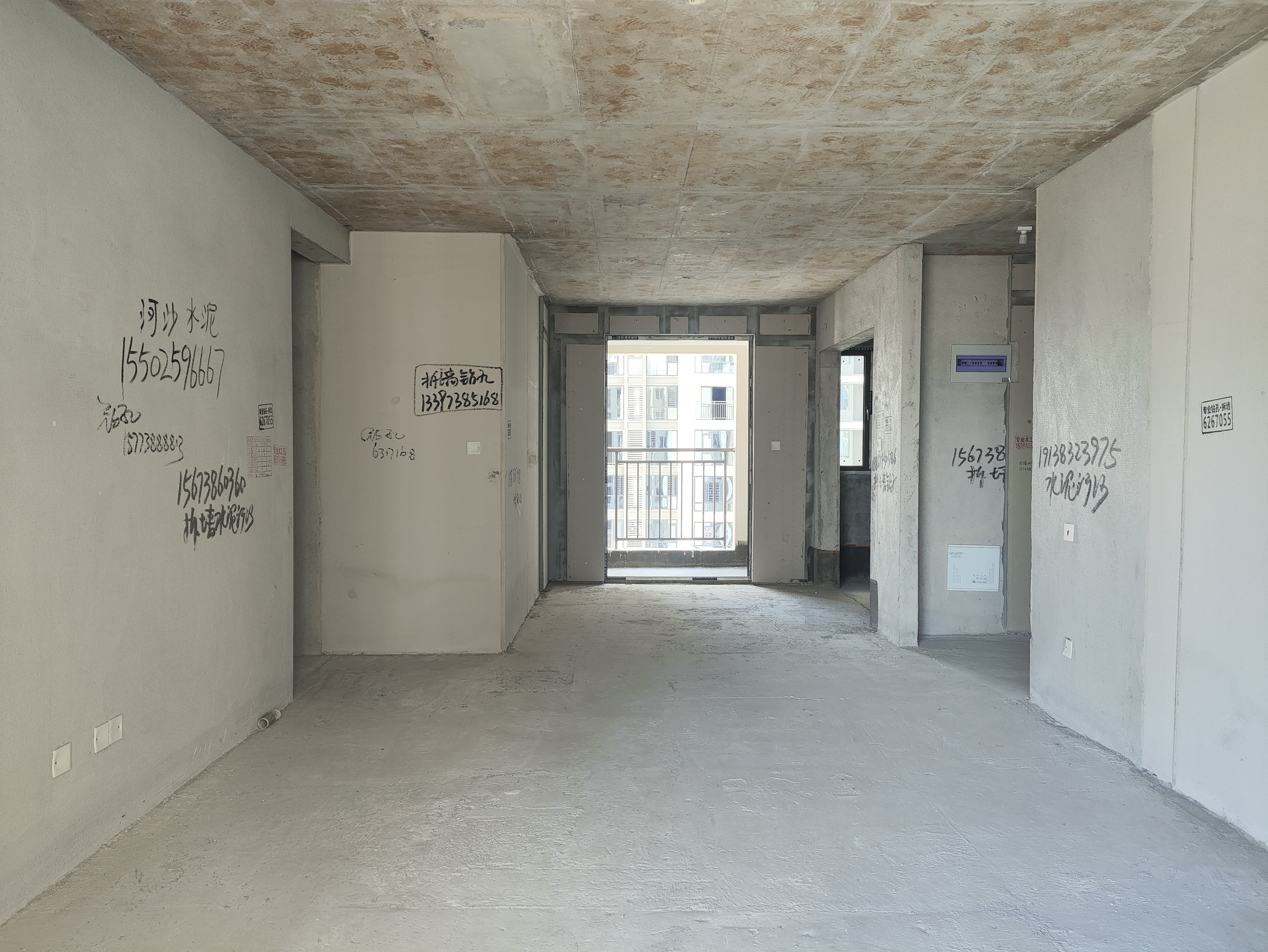 吾悦广场 4室2厅2卫 98.0万 吾悦广场 4室2厅2卫 98.0万客厅