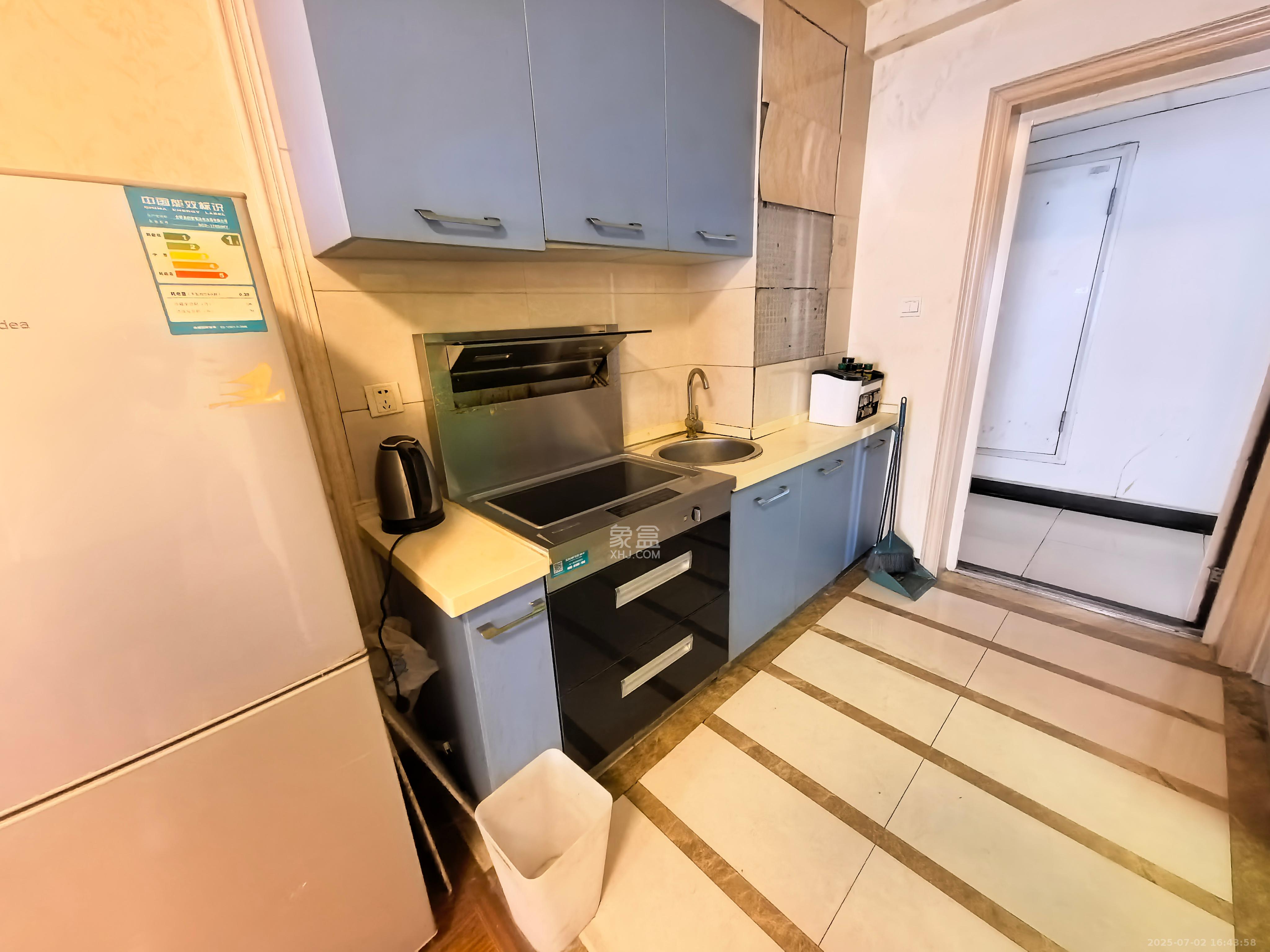 西子一间  1室1厅1卫   1700.00元/月室内图