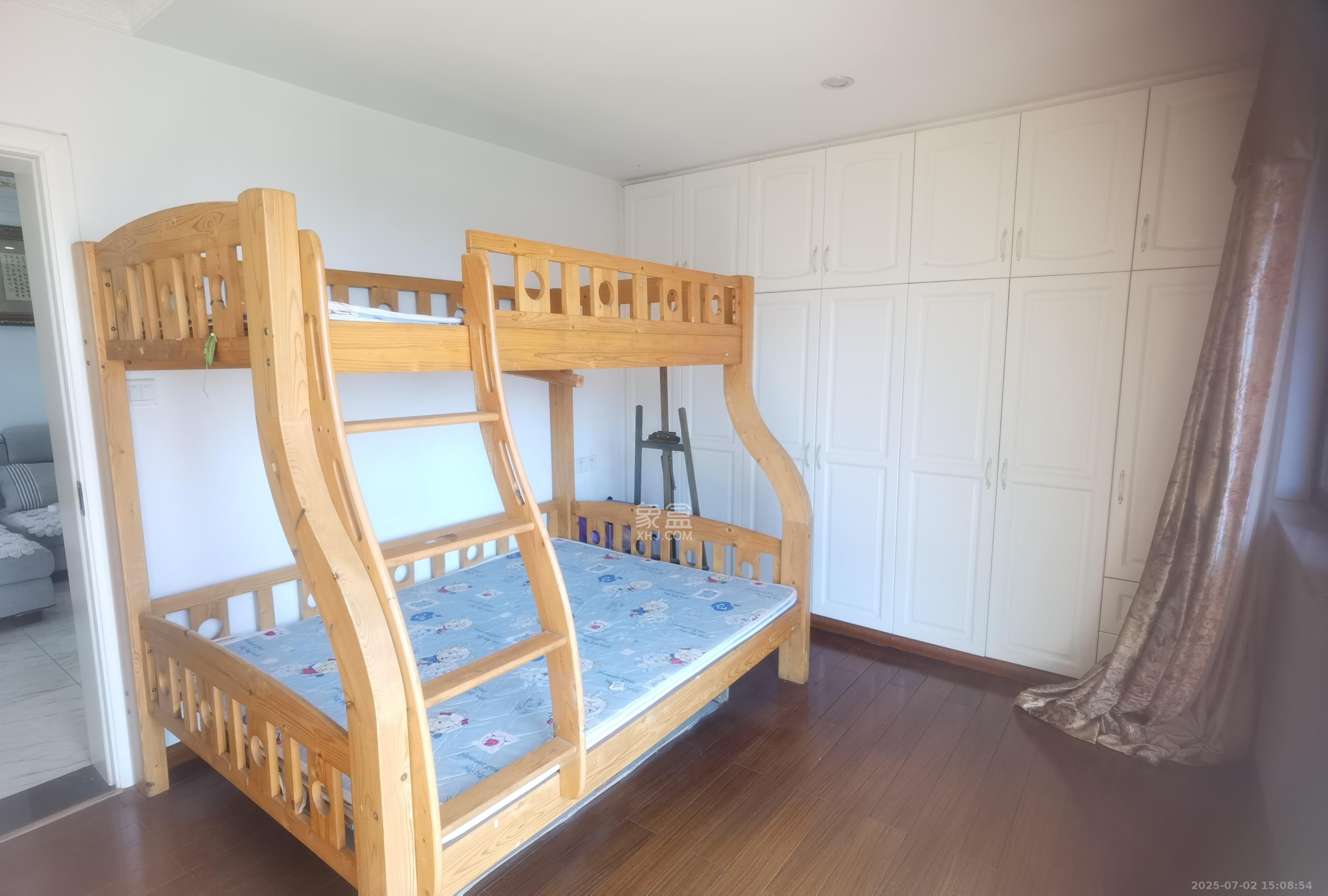 三一街区  2室2厅1卫   1800.00元/月室内图