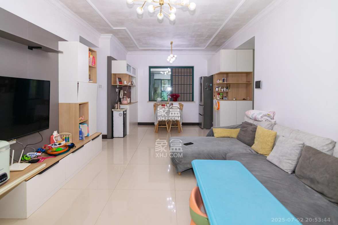 富基世纪公园  3室2厅1卫    53.8万 富基世纪公园  3室2厅1卫    53.8万客厅