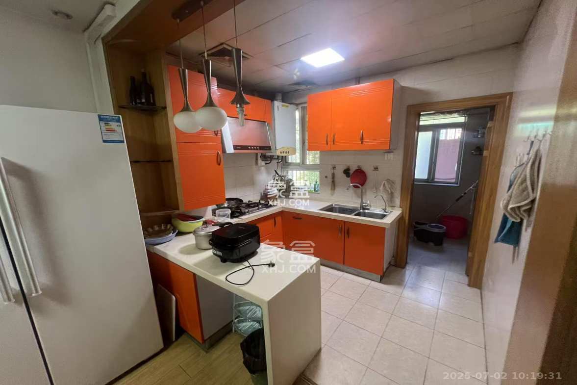 天翔新新家园 3室1厅1卫 2300.00元/月 天翔新新家园 3室1厅1卫 2300.00元/月室内图