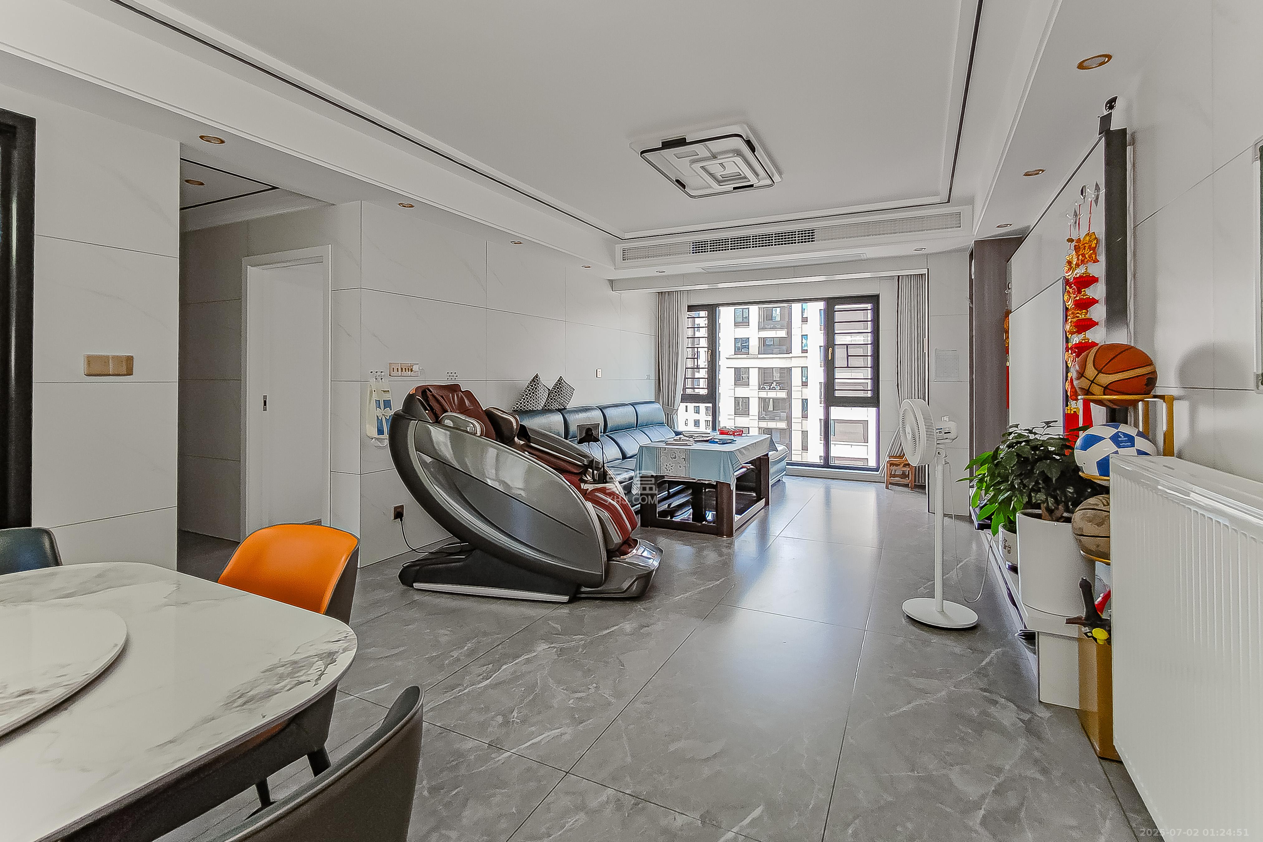 旭辉美的东樾城 4室2厅2卫 139.8万 旭辉美的东樾城 4室2厅2卫 139.8万客厅