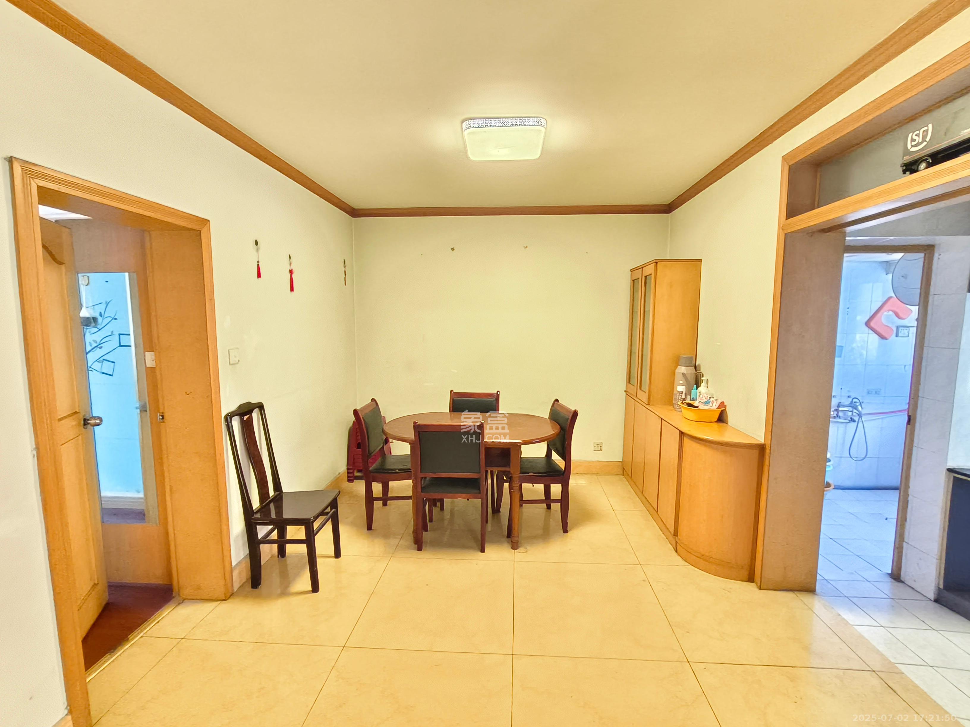 金泰小区  1室1厅1卫    2400.0元/月 金泰小区  1室1厅1卫    2400.0元/月室内图