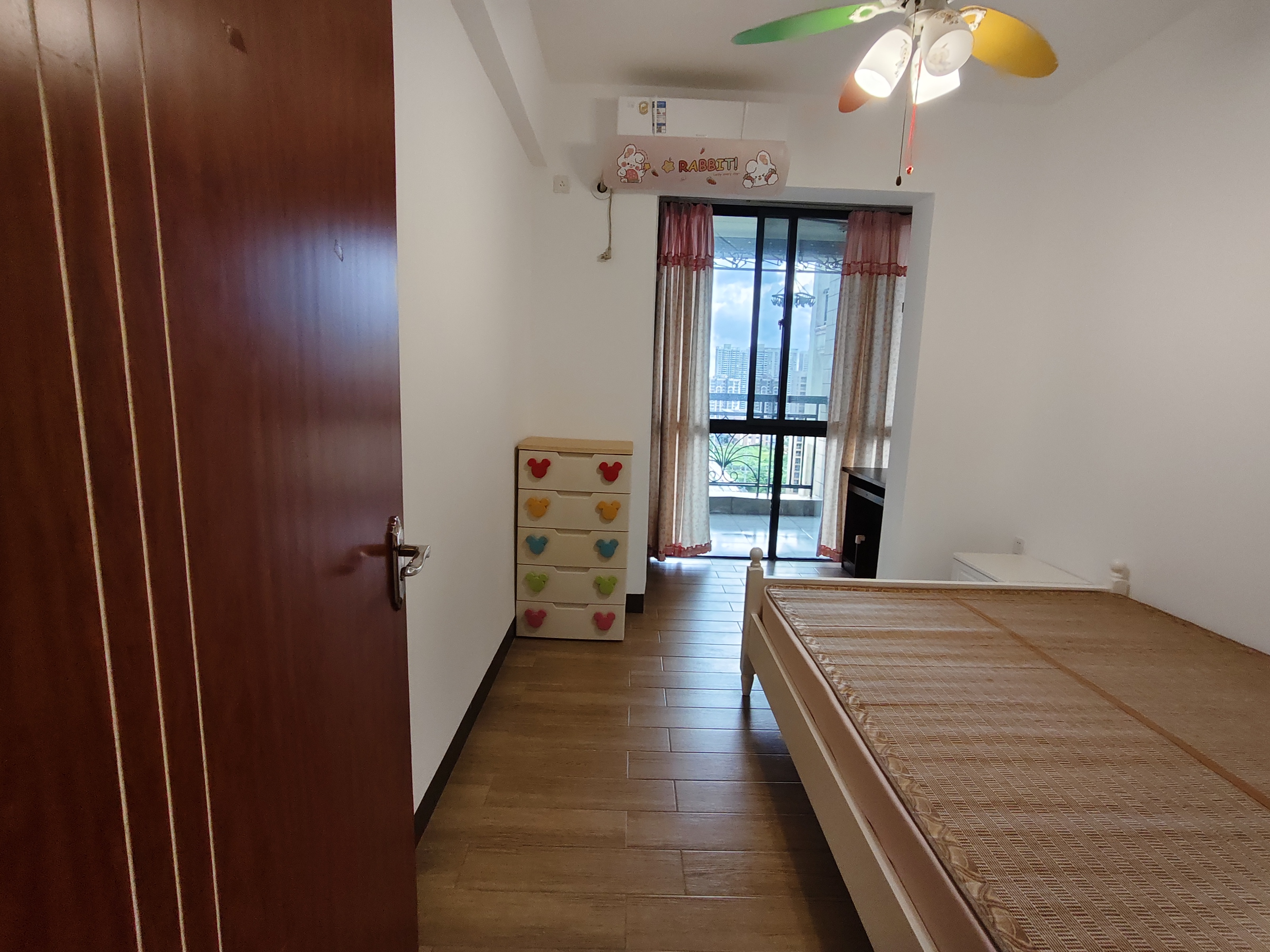 翡翠水城（住宅）  4室2厅2卫   3200.00元/月室内图