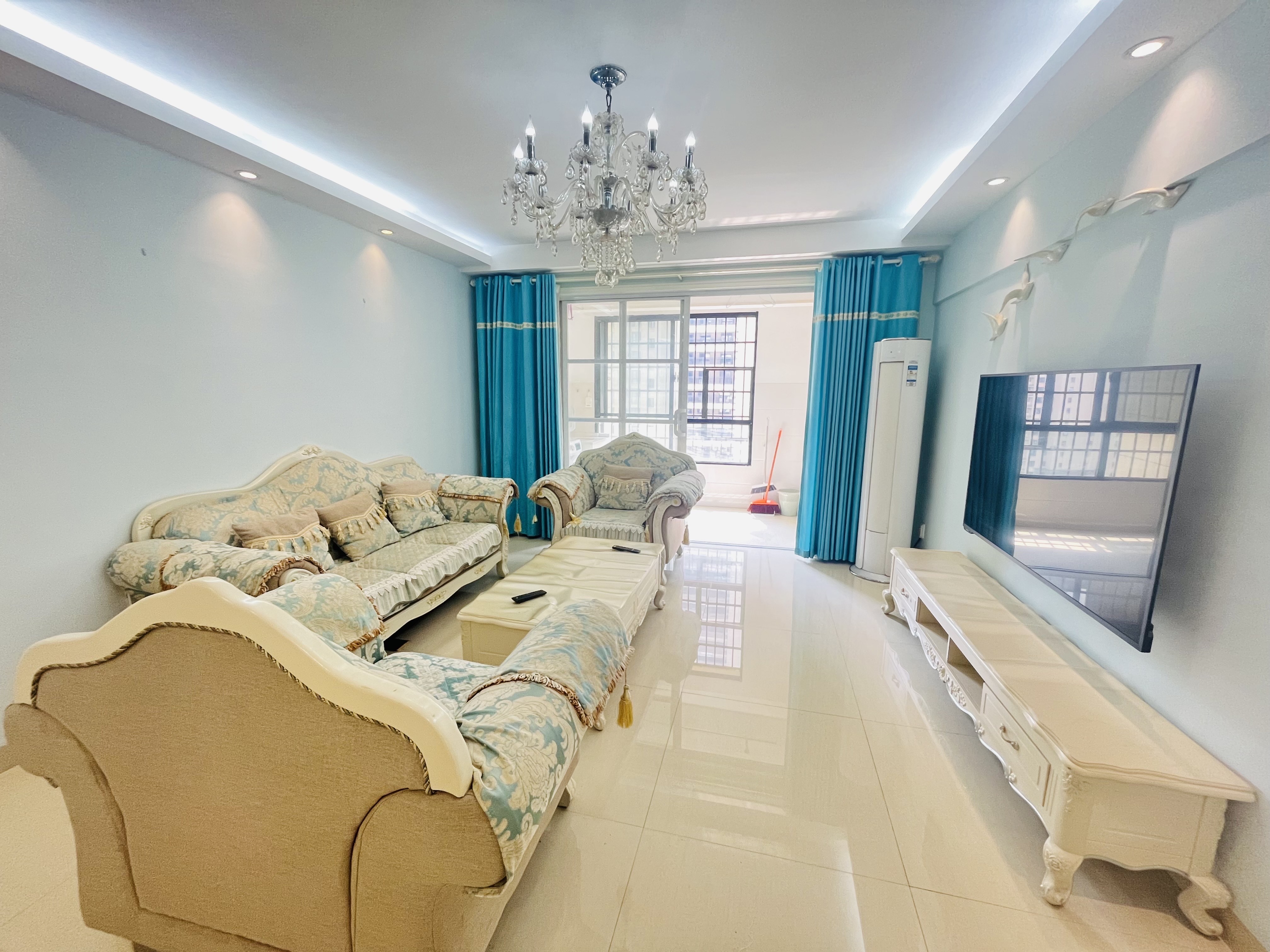 万达华府 4室2厅2卫 2600.0元/月 万达华府 4室2厅2卫 2600.0元/月户型图