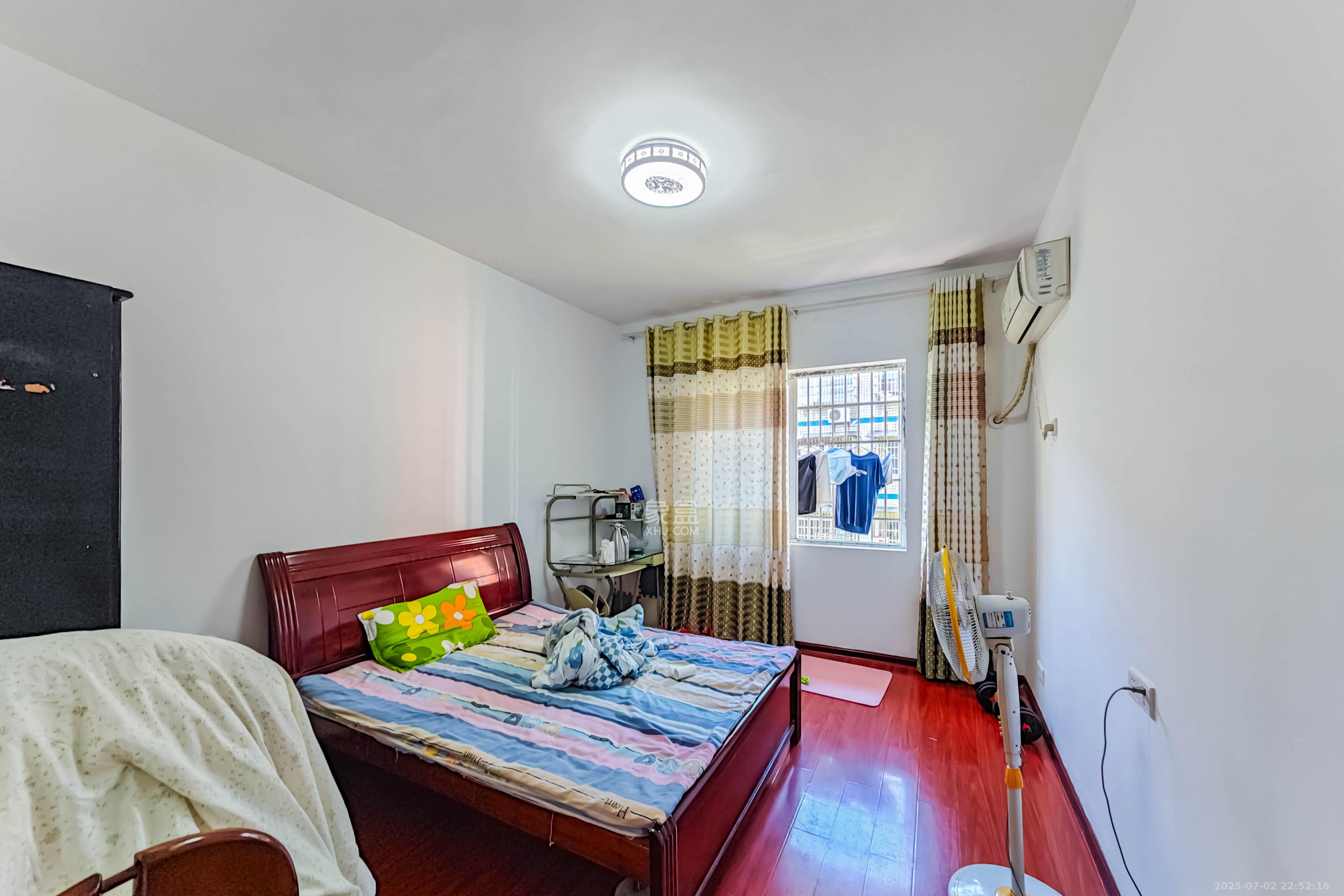 旺盛佳园 3室2厅2卫 58.0万 旺盛佳园 3室2厅2卫 58.0万卧室