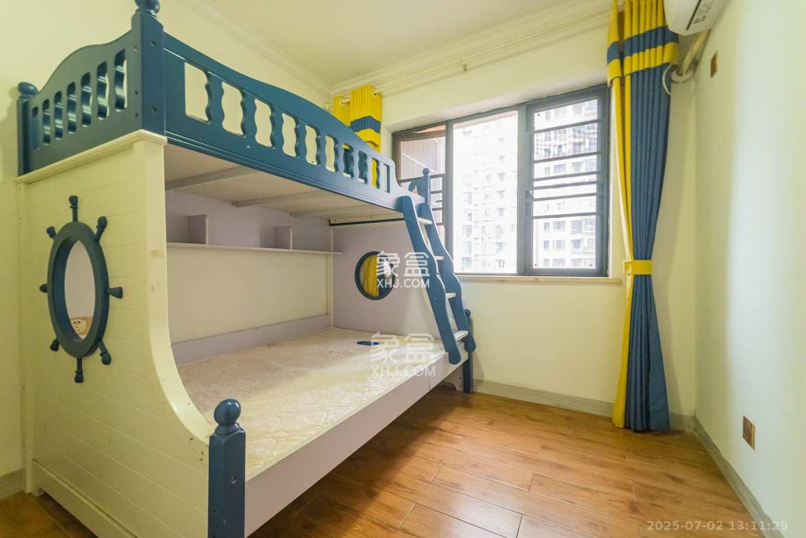 深业睿城 3室2厅2卫 2400.0元/月 深业睿城 3室2厅2卫 2400.0元/月室内图