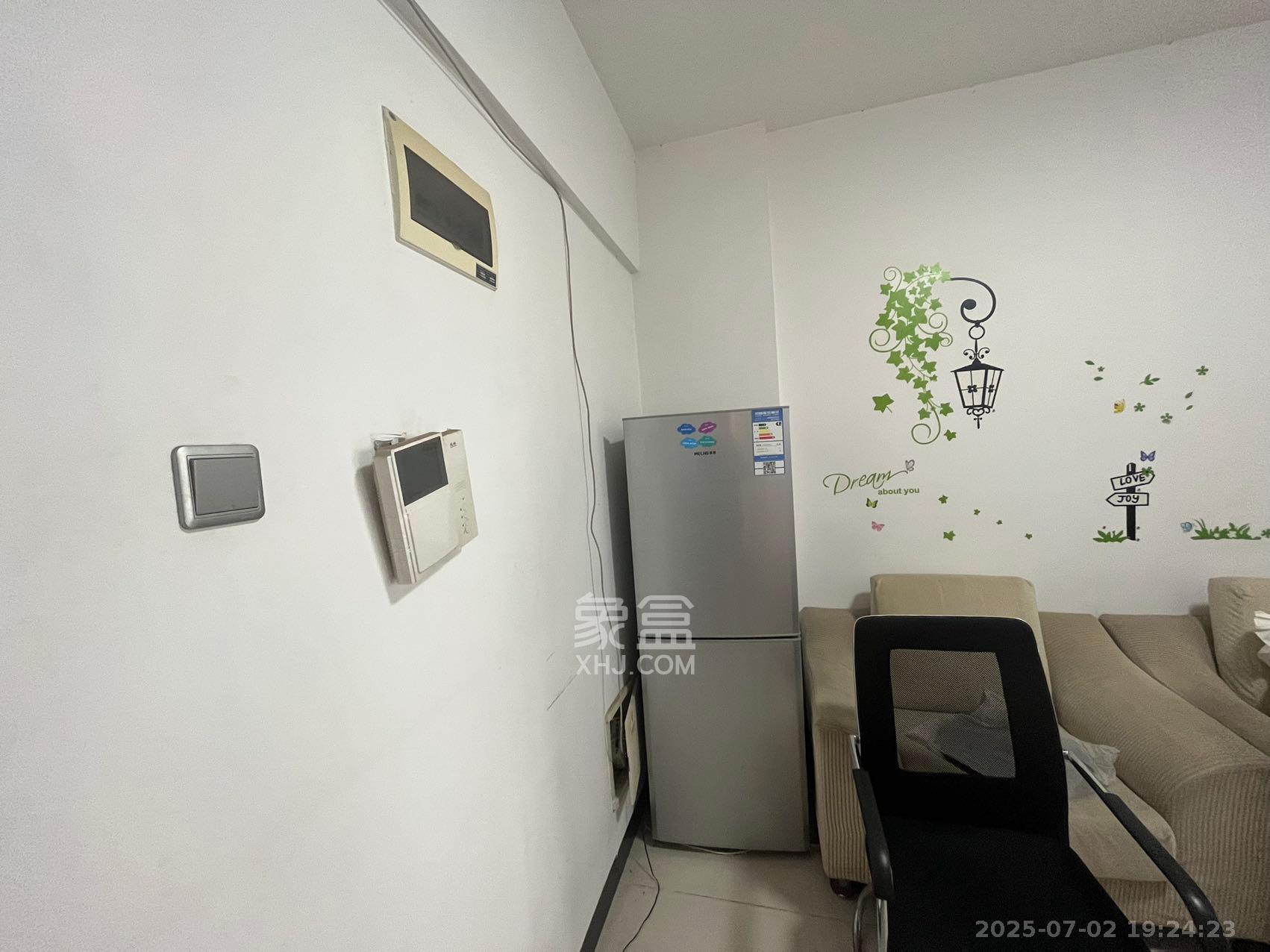 中建芙蓉工社 2室1厅1卫 1400.0元/月 中建芙蓉工社 2室1厅1卫 1400.0元/月室内图