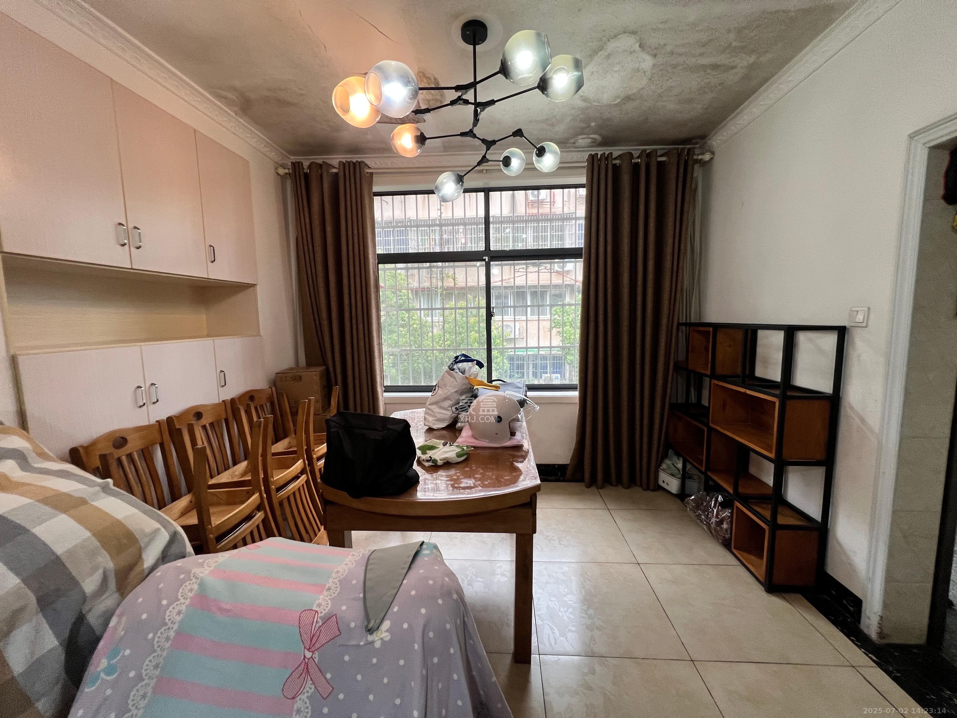 友谊路电视机厂宿舍  2室2厅1卫    1500.0元/月 友谊路电视机厂宿舍  2室2厅1卫    1500.0元/月室内图