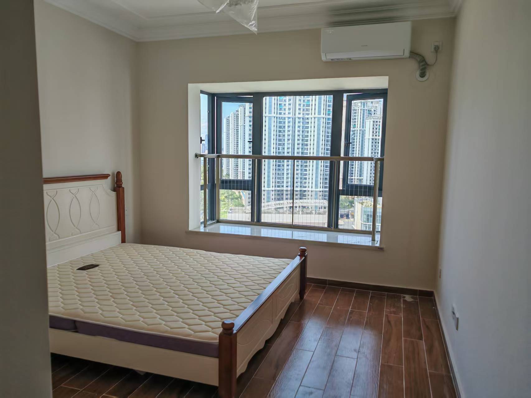 恒大美丽沙天韵湾 3室2厅1卫 3500.0元/月 恒大美丽沙天韵湾 3室2厅1卫 3500.0元/月室内图