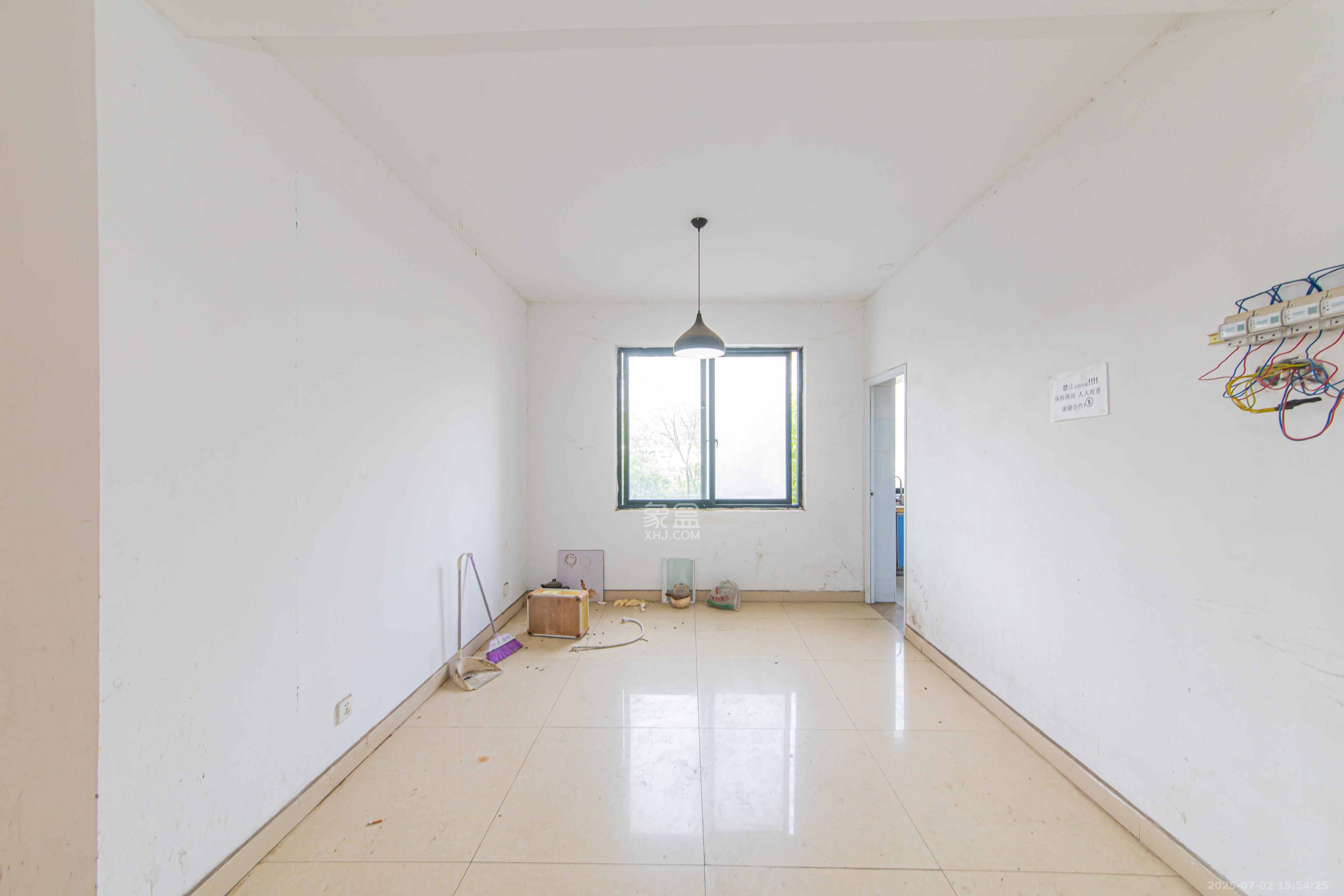 怡和山庄  4室2厅1卫   2100.00元/月室内图