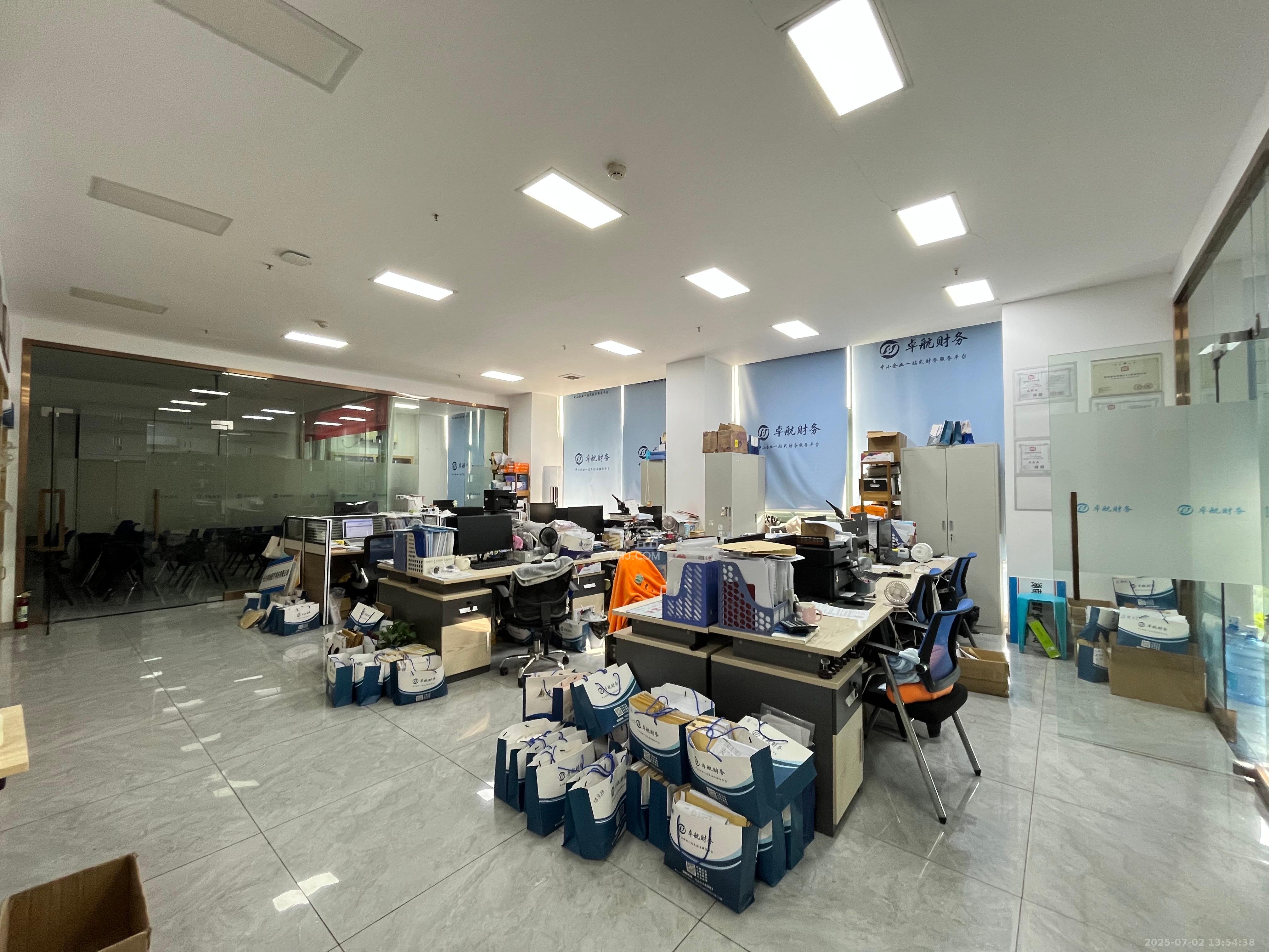 浏阳河畔家园 4室1厅1卫 6500.0元/月 浏阳河畔家园 4室1厅1卫 6500.0元/月室内图