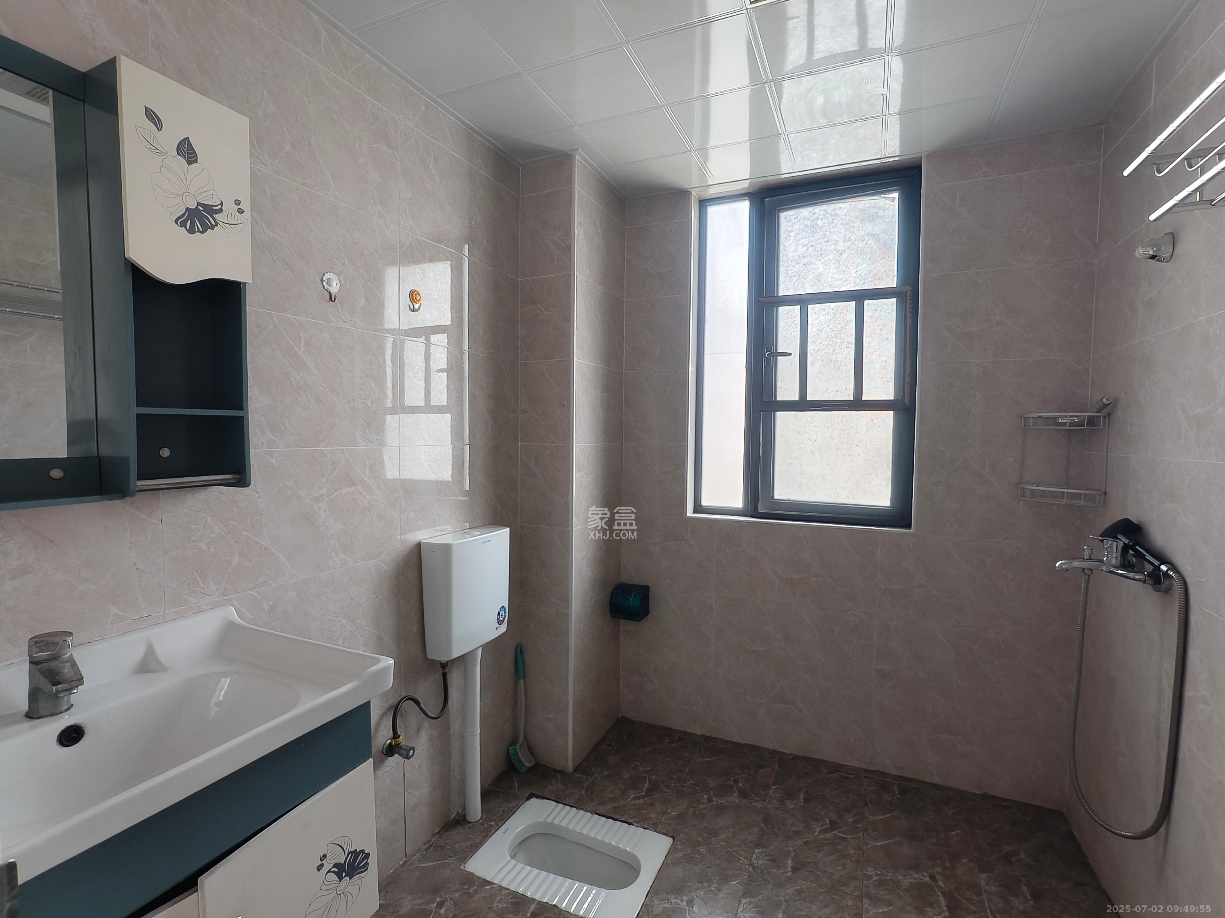 邦盛水岸御园  4室2厅2卫    2200.0元/月室内图