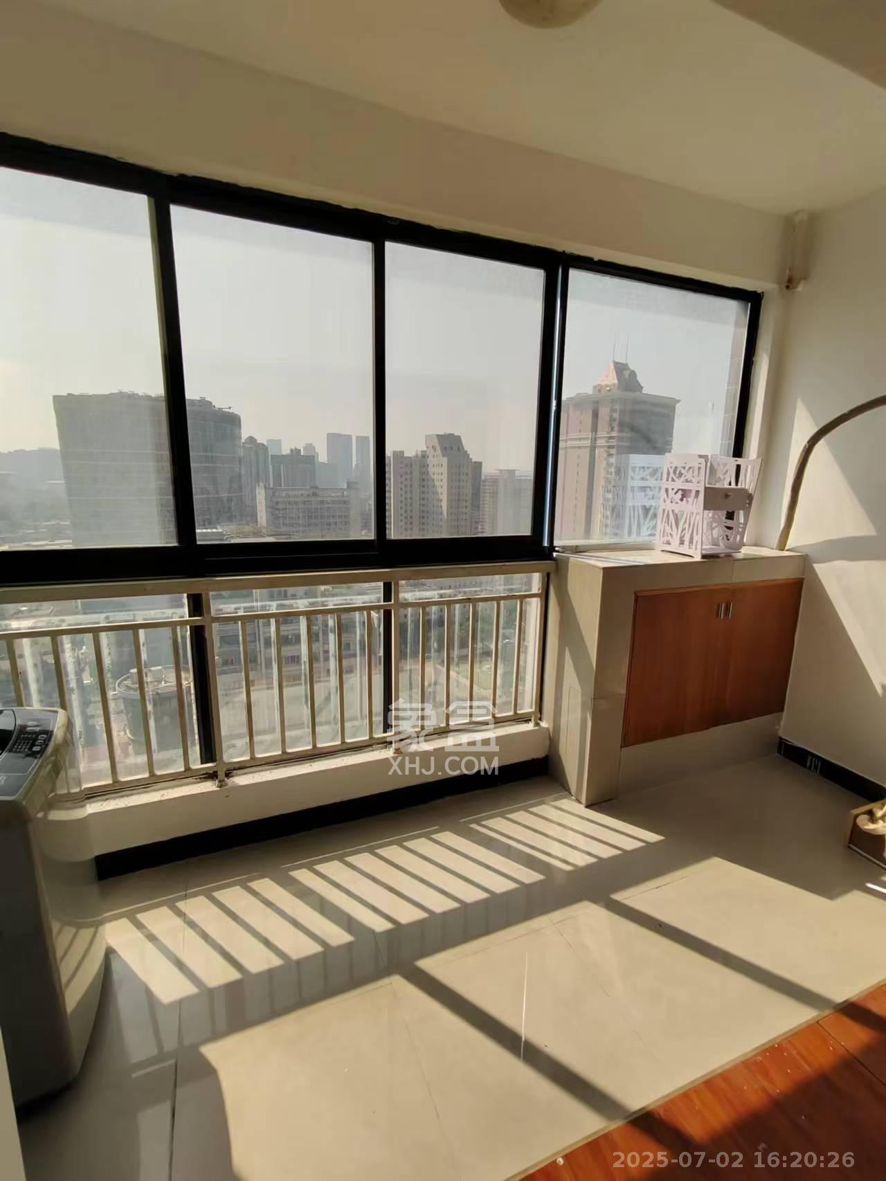 七彩丽都  1室1厅1卫    1800.0元/月 七彩丽都  1室1厅1卫    1800.0元/月室内图