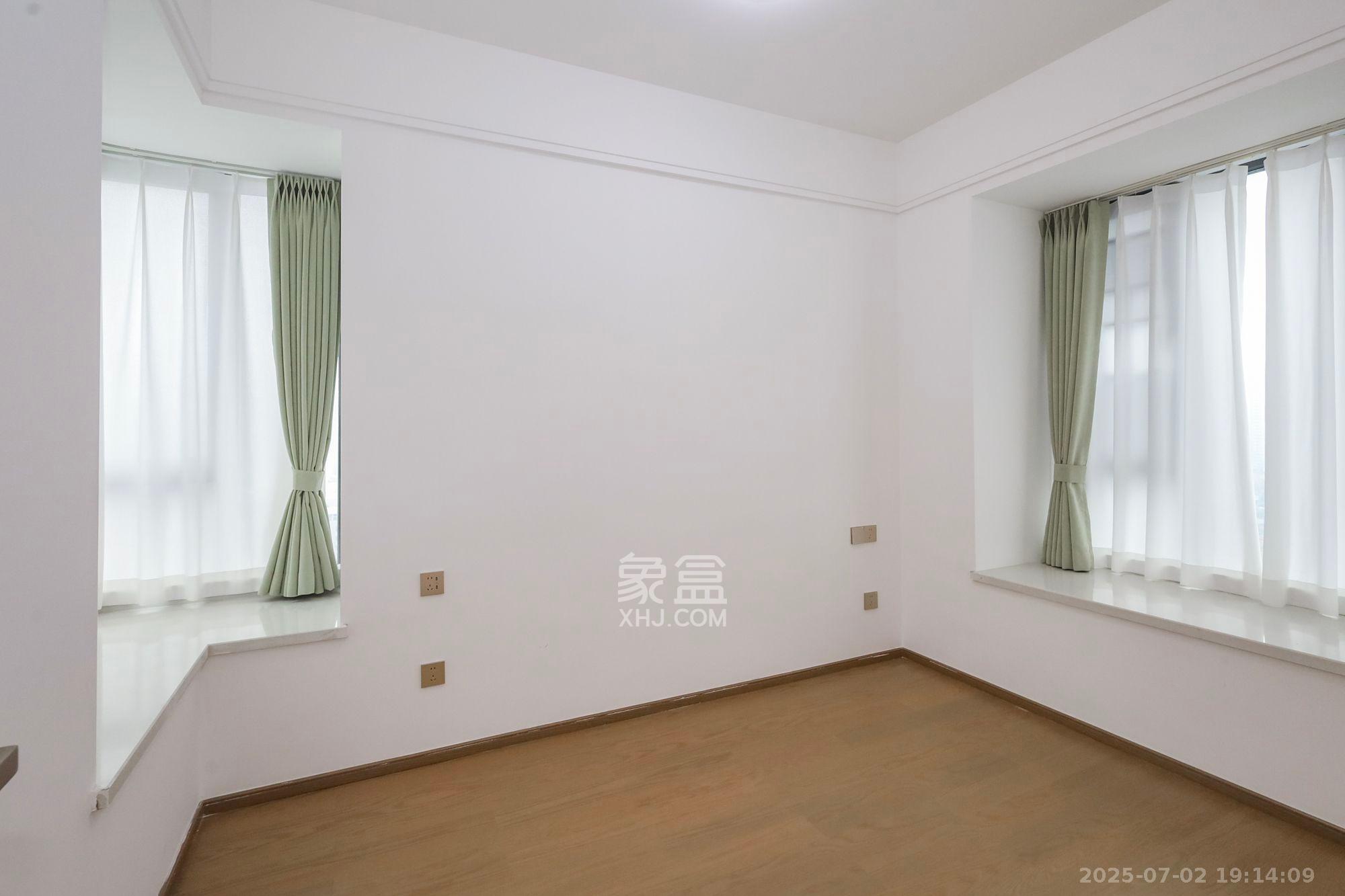 复地滨江金融中心  4室2厅2卫    5000.0元/月 复地滨江金融中心  4室2厅2卫    5000.0元/月室内图