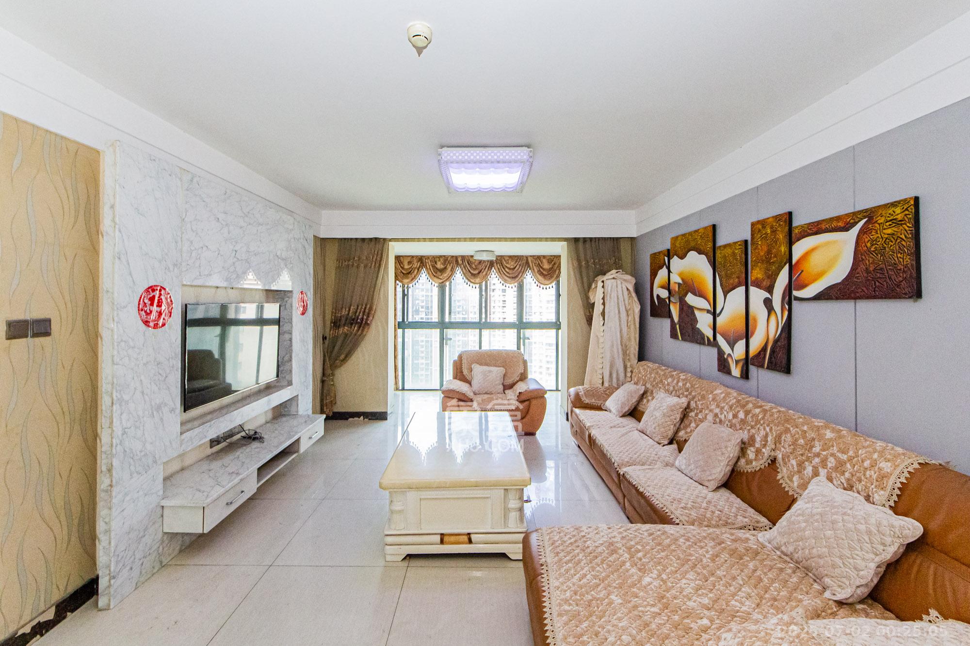 北辰三角洲E5区  3室2厅2卫    180.0万 北辰三角洲E5区  3室2厅2卫    180.0万客厅