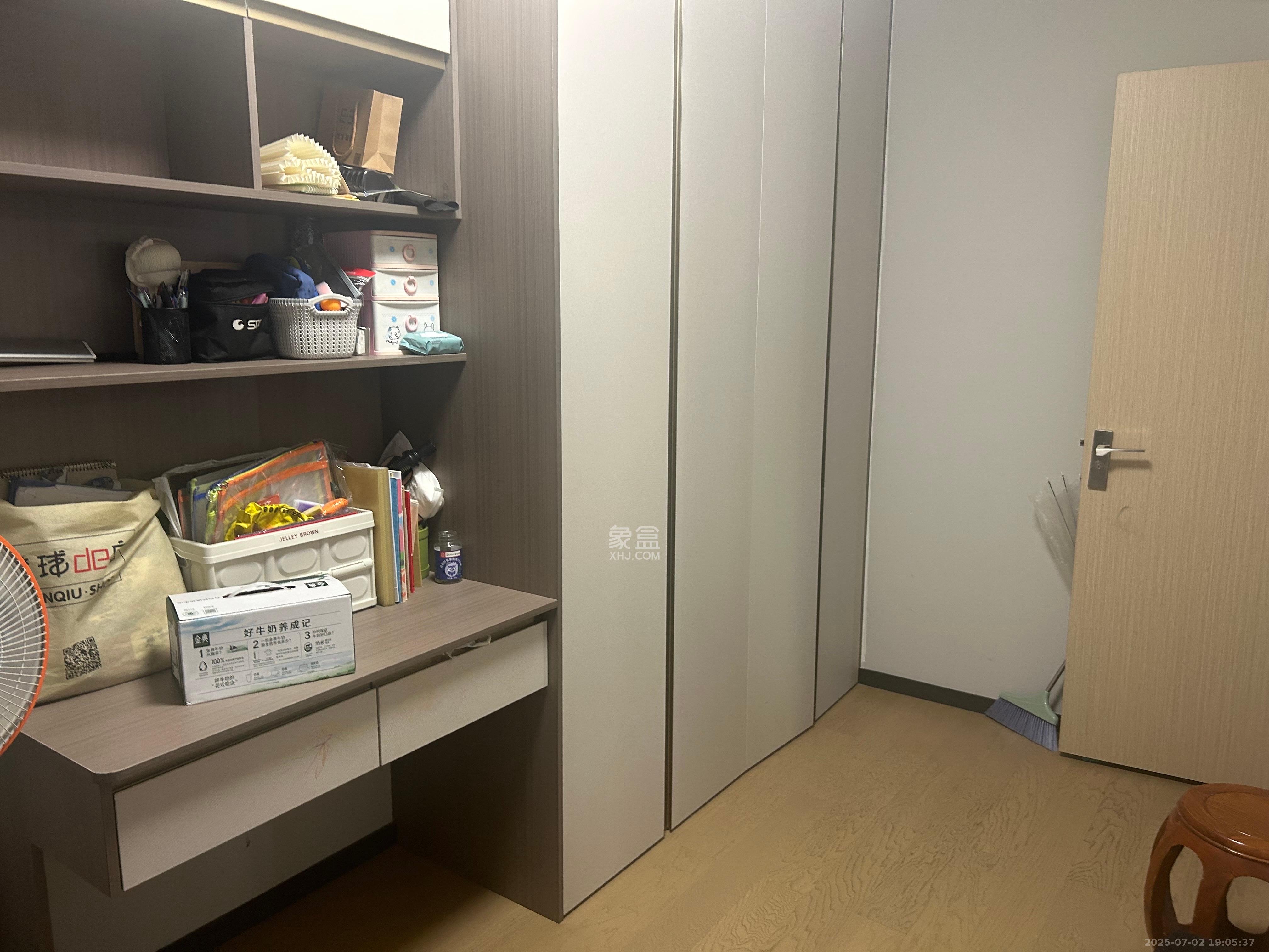 时代梅溪领峰  3室2厅2卫   3500.00元/月室内图