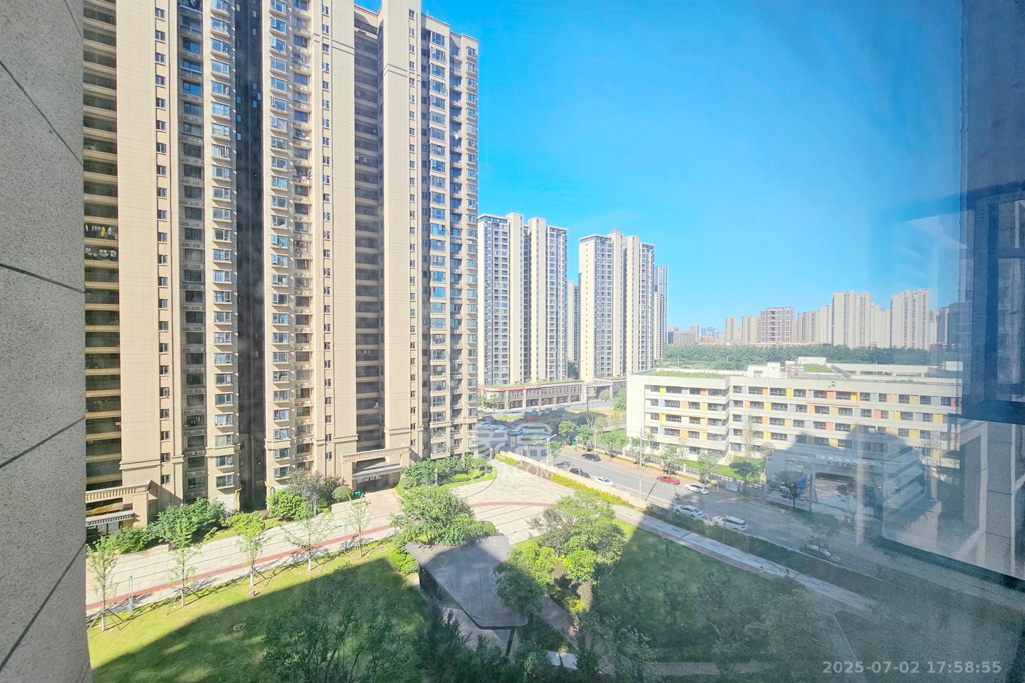 阳光城尚东湾青柠园 3室2厅2卫 108.0万 阳光城尚东湾青柠园 3室2厅2卫 108.0万阳台