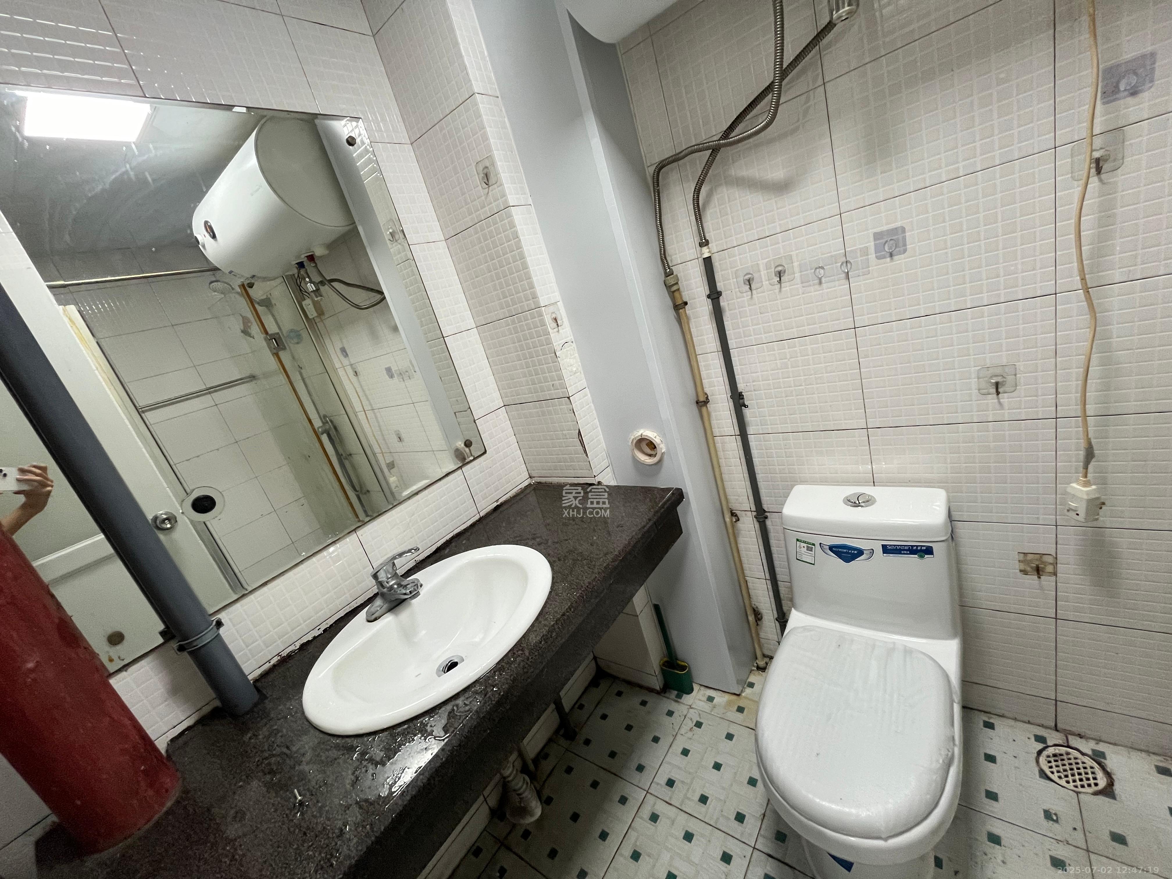 泰时三湘金地 1室1厅1卫 1200.0元/月 泰时三湘金地 1室1厅1卫 1200.0元/月室内图